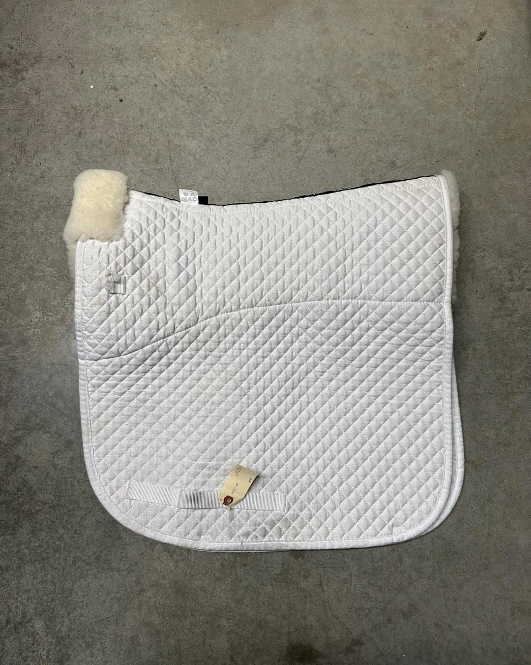 NSC DRESSAGE PAD W/ SHEEPSKIN
Condition: EUC - no notable flaws
Size: dressage
Price: $90
More selection available in store.
Call or PM to make your appointment today or join us during our open hours.
#Horse #tack #consignmenttack #horses #used #secondhand #windsum #windsumconsignment #tackstore #tackforsale #horsetackforsale #aqha #dressage #dressagehorse #dressagerider #dressagepony #dressagetraining #dressagehorses #dressageriding #dressagehorsesofinstagram