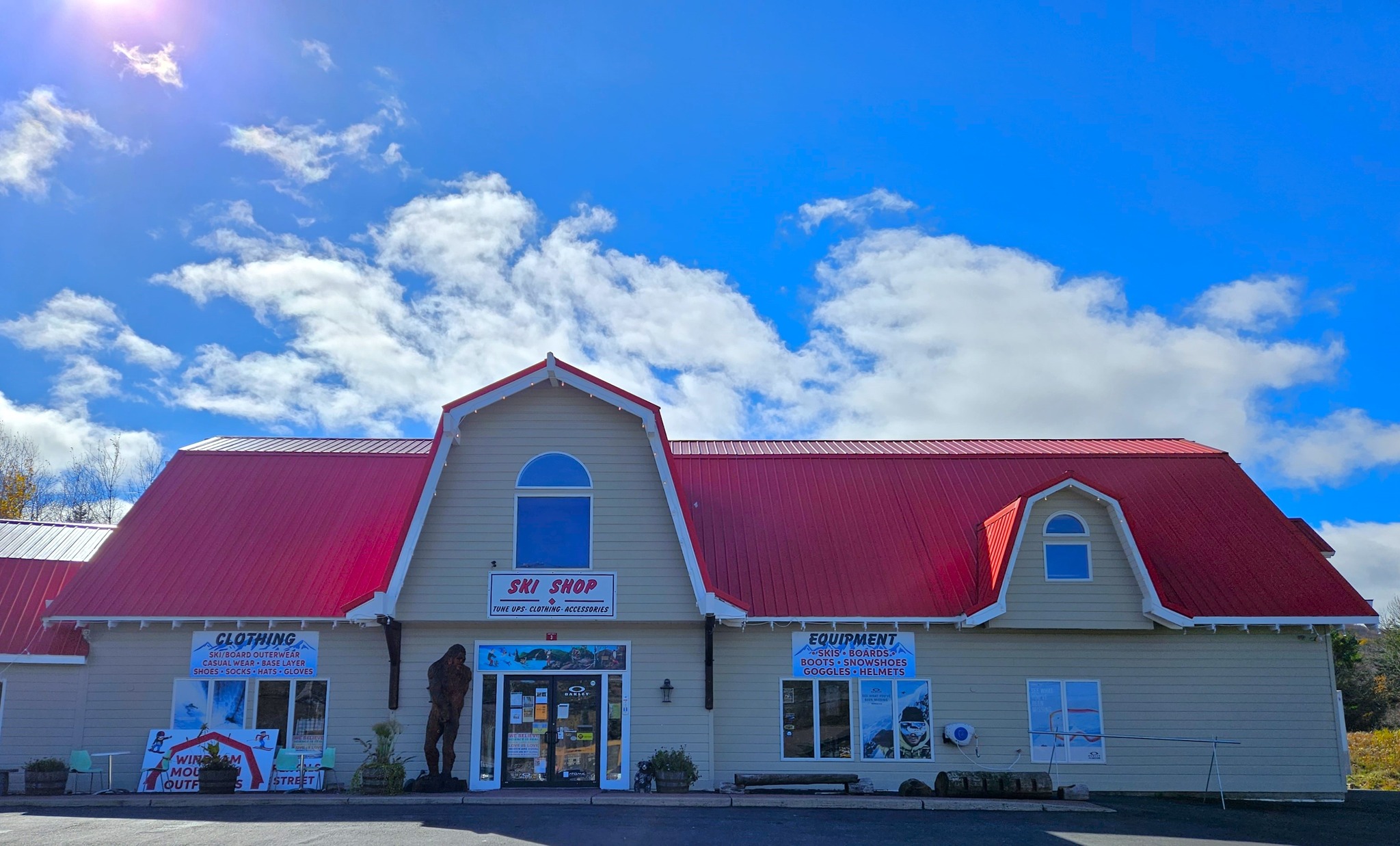 Your Autumn Affair weekend doesn't have to stay on Main Street.
Windham Mountain Outfitter is just over on South Street with fall gear, outdoor clothing, footwear, and more.