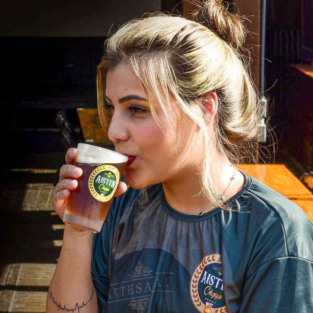 Sextou com um chopp New England IPA na trinca! Para entrar no final de semana como dever ser, com Chopp Aisten!
Acesse o nosso site e conheça mais!
aistenchopp.com.br
Aisten. O chopp como deve ser!
#chopp #ipa #indianpale #newenglandipa
#newenglandipa #choppdodia #choppartesanal #cervejaartesanal #cervejas #cervejasespeciais #lupulo #malte #lupulando