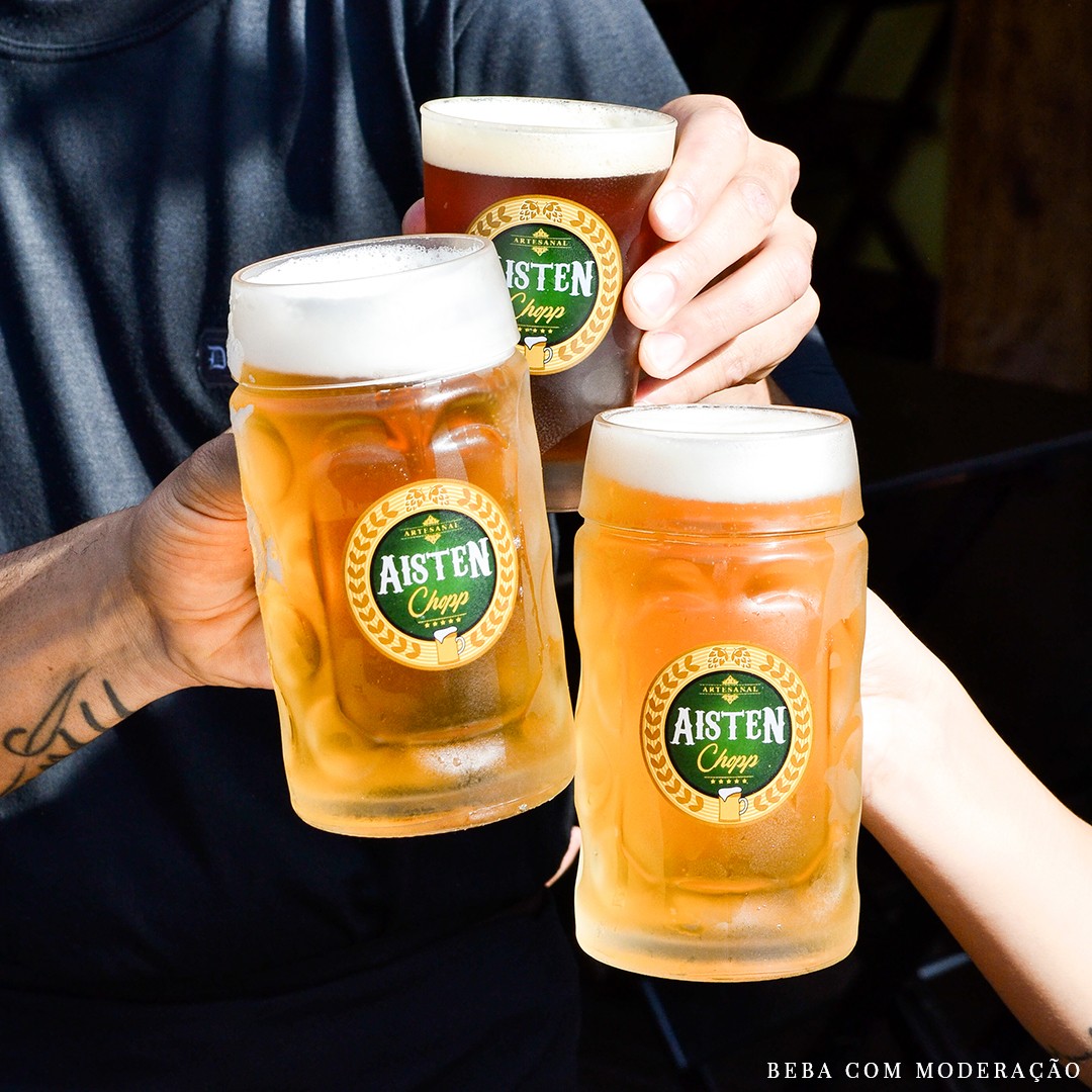 Um brinde ao final de semana! Com Chopp Aisten o final de semana fica como deve ser! 🍻
Acesse o nosso site e conheça mais!
aistenchopp.com.br
Aisten. O chopp como deve ser!
#chopp #pilsen #pilsner #choppaisten #choppdodia #brejadodia #choppartesanal #cervejaartesanal #cervejas #bebamelhor #cervejasespeciais #lupulo #malte #lupulando #saopaulo #sp