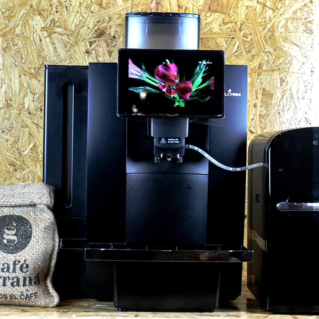 Nuestra cafetera Superautomatica favorita. #Kalerm95L
Única, poderosa y versátil. 👌✨
El sabor que disfrutas, calidad insuperable solamente tocando un botón.
Conoce todas sus cualidades, habla con nuestros asesores.
Tel. ☎️ 55 2636 1148
o visita nuestro sitio web. (link en la bio)
#CaféAlgraná #HORECA #maquinasdecafé #cafeterasuperautomatica #distribuidoroficial