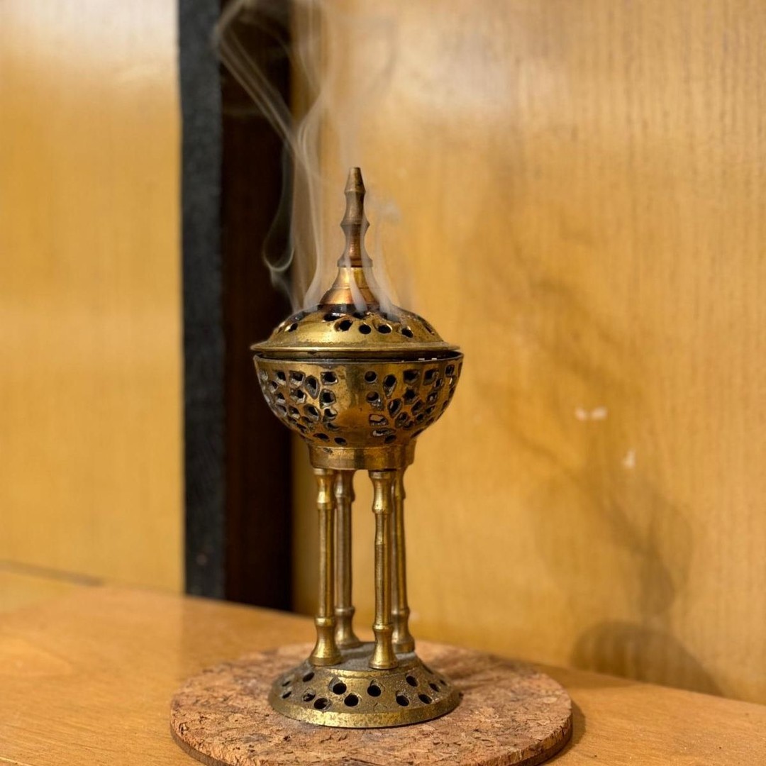 #matinsmonday - "Let my prayer rise before you as incense." Just as the wisps of smoke move heavenward, so do our praise songs ascend to our Lord's throne. Gathering each morning and each evening as a student body to hear from God's word and to return to Him our thanks and praise for His glorious gifts is truly a joy and the foundation of our school's culture.
#lcms #ccle #lutheraned #classicallutheraned #classicaled #education #lutheranschools #highschool#liturgy