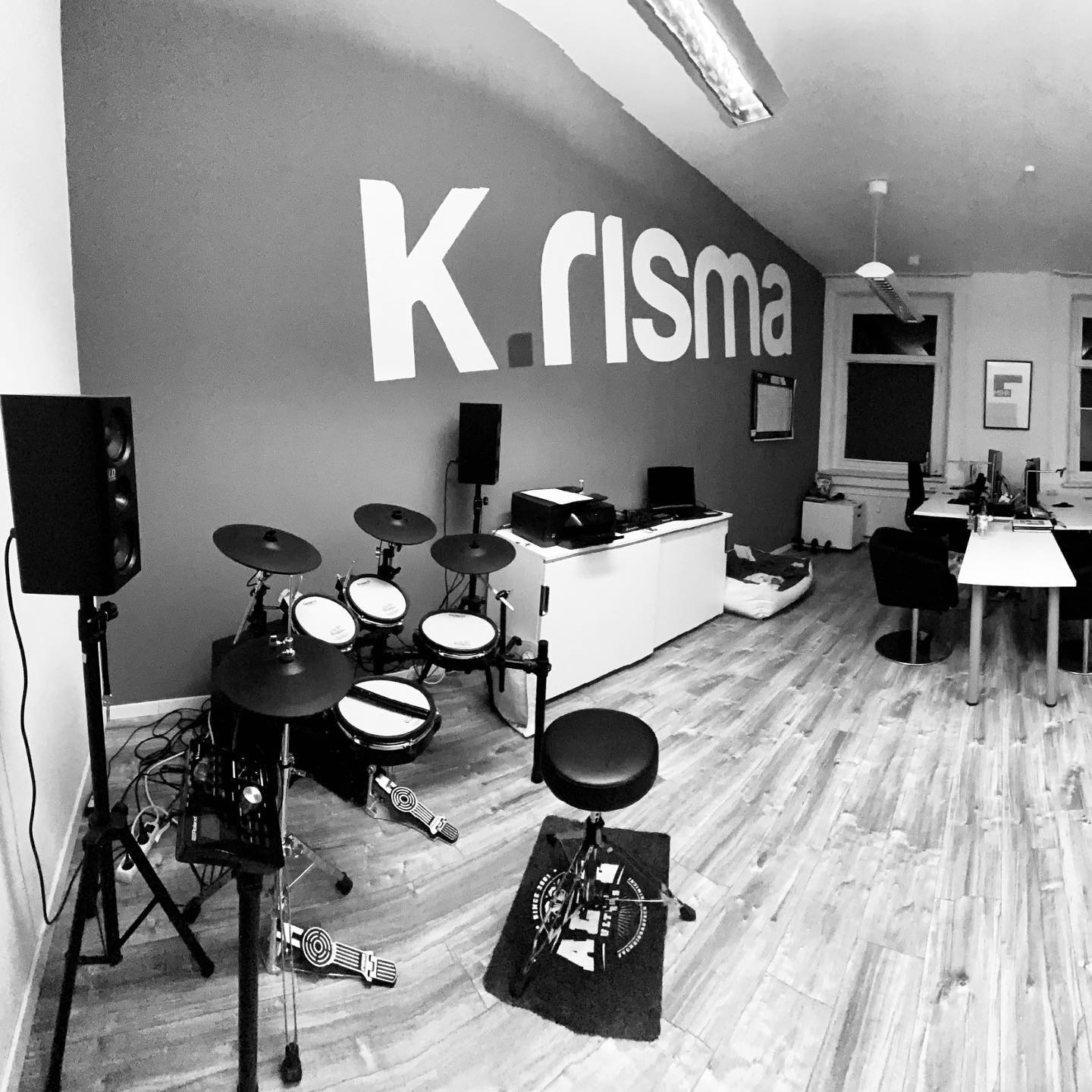 Inside K.risma
#krisma #göttingen #design #motion #marketing #live #booking #agentur #socialmedia #sicialmediamarketing #space #work #home