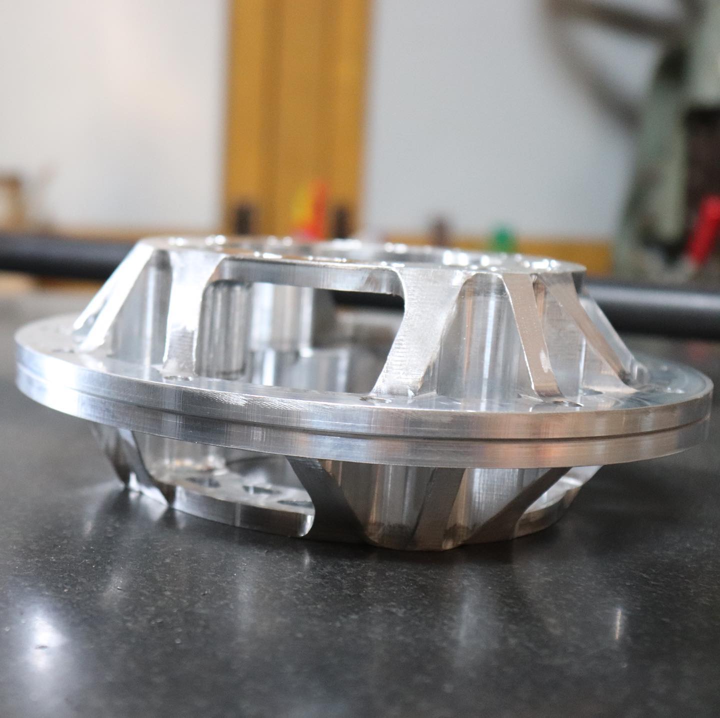 Scolarian Machine Works in action .
#scolarianracing #everymakerisawinner