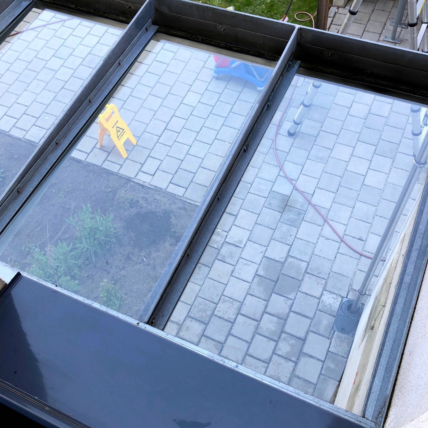 Glasreinigung Vordach • vorher/nachher ✨💦