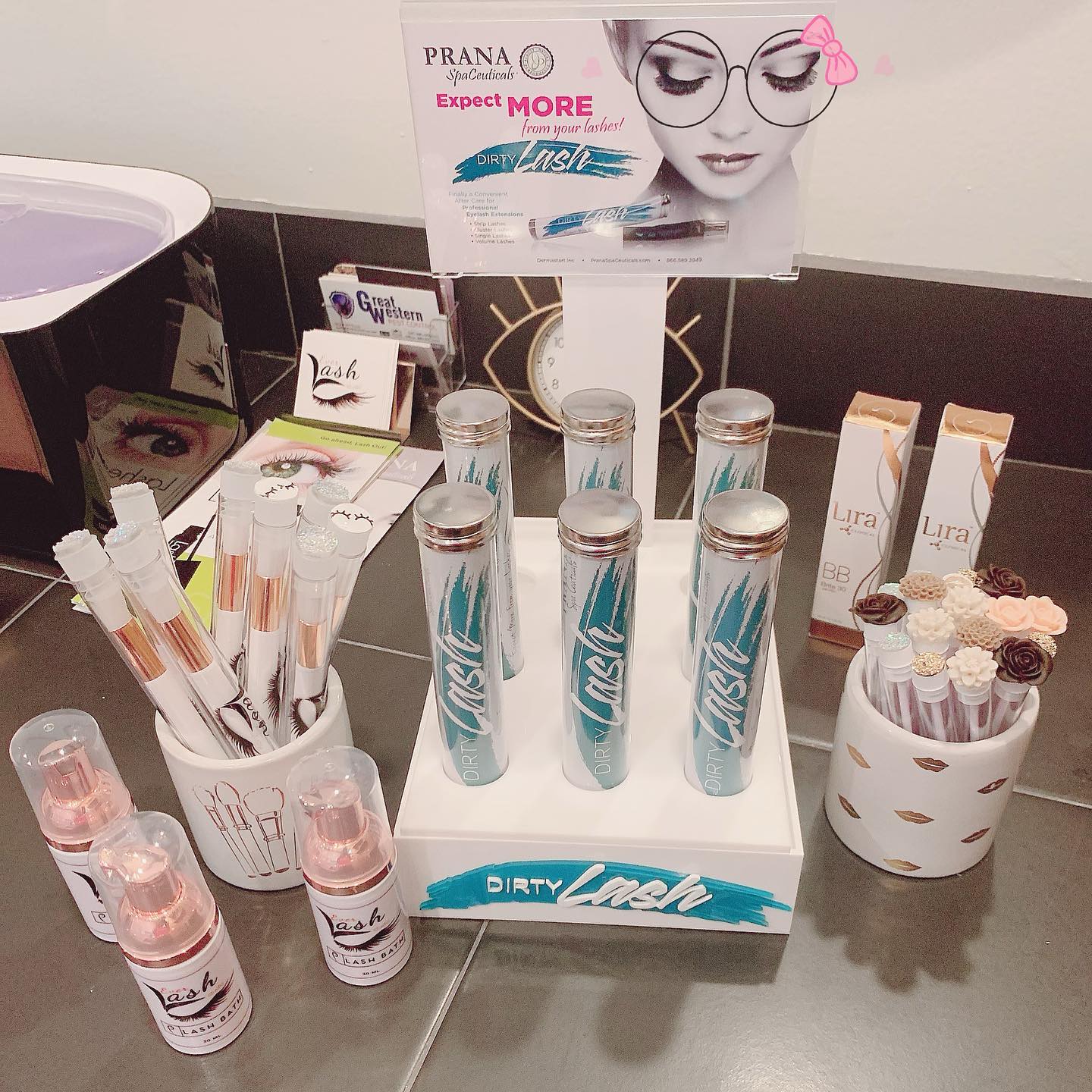 Introducing some of the products I carry🥰
Dirty Lash~ Brush it on like mascara. Helps with protein buildup, oils, bacteria while leaving your extensions fluffy and conditioned. Great to use right after a workout!
EverLash shampoo~ keep lashes squeezing clean and free of oil and bacteria. Prolong the life of your lash extensions.
Lira Skincare~ Excited to now be offering corrective/resurfacing face treatments!! Enzyme facials, peels, dermaplaning, microdermabrasion and more...
#lashes #lashextensions #volumelashes #masterlashartist #estheticianlife #esthetician #skincare #liraclinical #lashboss #beauty #classiclashes #hybridlashes #scottsdaleaz #oldtownscottsdale #megavolumelashes