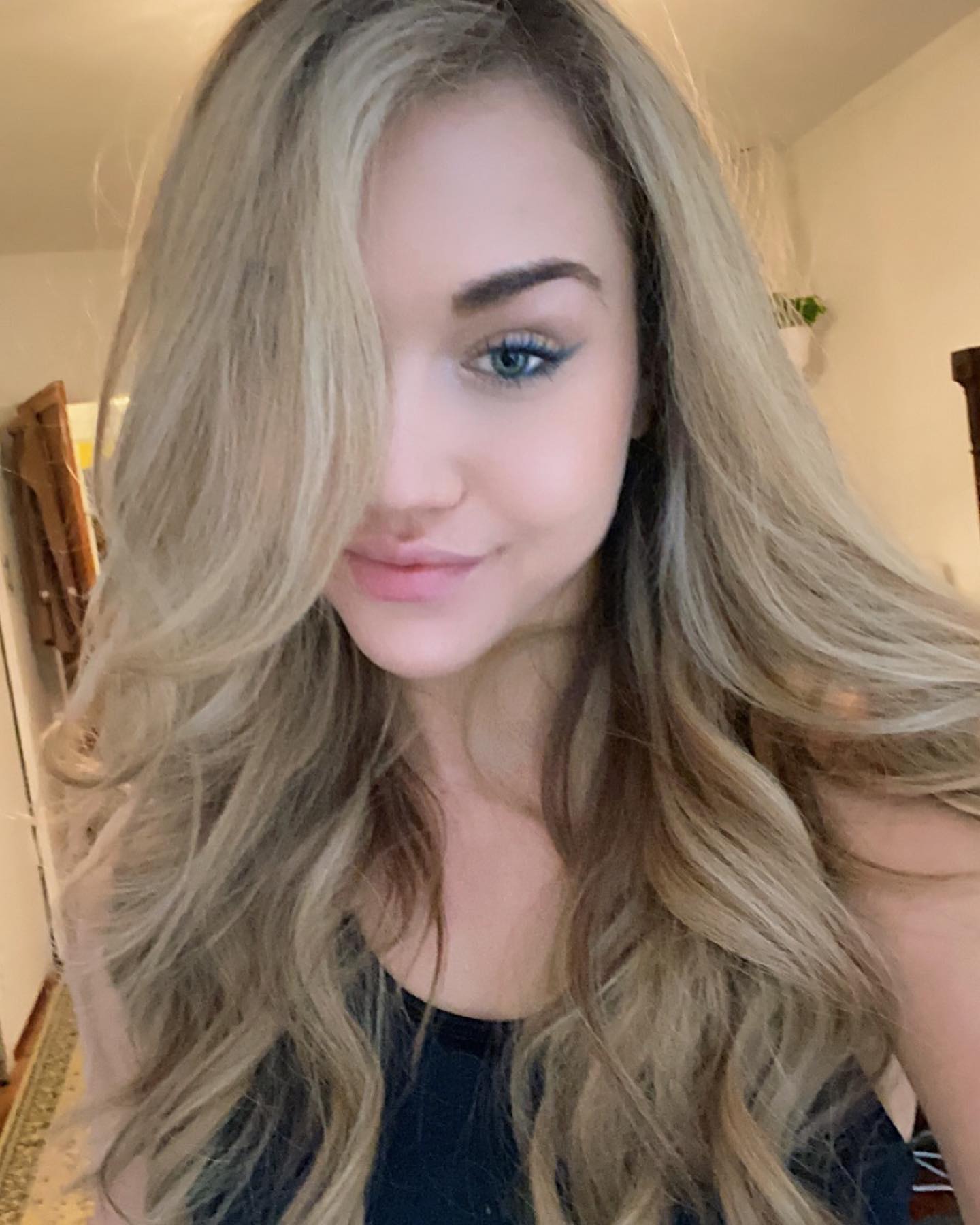 Does your halo hair extension not fit? Not match? Not blend? Too thick, too heavy, too straight?Custom-made halos solves these issues and more! Top quality hair blended to match perfectly. Contact through bio to schedule a complementary consultation. #halohairextensions, #halohairextensionsnyc, #customhaloextensions, #newyorkhairextensions, #hairextensionsnyc, #hairextensionist, #hairextensionsalon, #besthairextensions, #handtiedhairextension