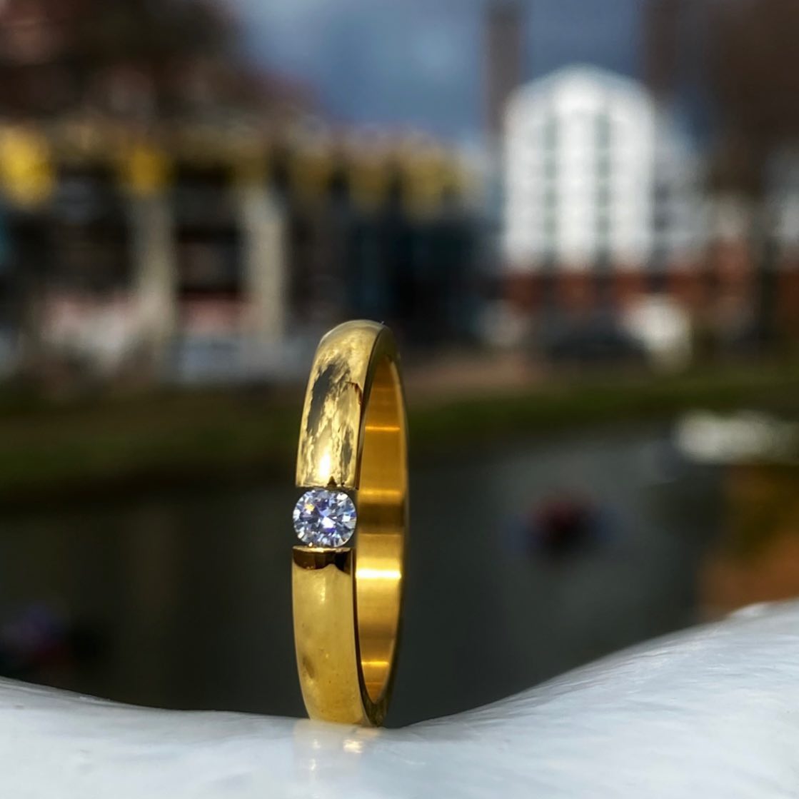 Simplicity!
#ringselfie #ringspiration #diamonds #handmadejewellery #jewelrydesign #customjewelry #modernjewelry #jewelrydesigner #lovegold #verlovingsring #trouwringen #trouwen #fashionjewelry #instajewelry #jeweler #trouwinspiratie #jewelrymaking #stadswijkmerwede #jewelrygram #igjewelry #rings💍 #ateliersmeijsters