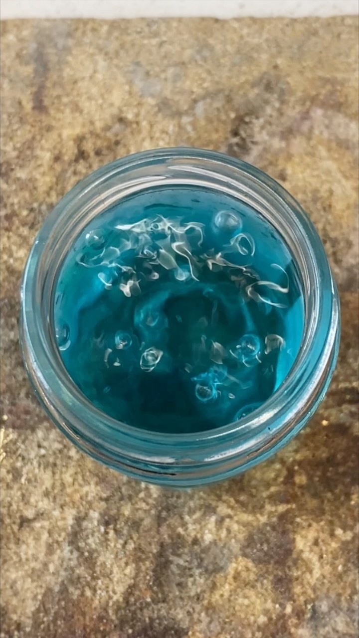 Make Gold Soft
Throw hot Yellow gold into methylated spirit. ( keep away from flame )
#jewellerymaking #onmybench #goldsmithing #craftsofinstagram #makersofinstagram #jewelleryclass #jewellerytechniques #instasmithy #metalsmithingjewelry #gold #benchjeweller #craftworkshop #jewellerystudio #ringmaking #ringmakingtips #ateliersmeijsters