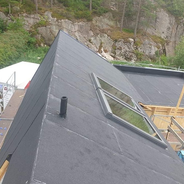 Vi i Kristiansand Tak og Membran AS ønsker alle våre kunder og følgere en riktig god helg!😁