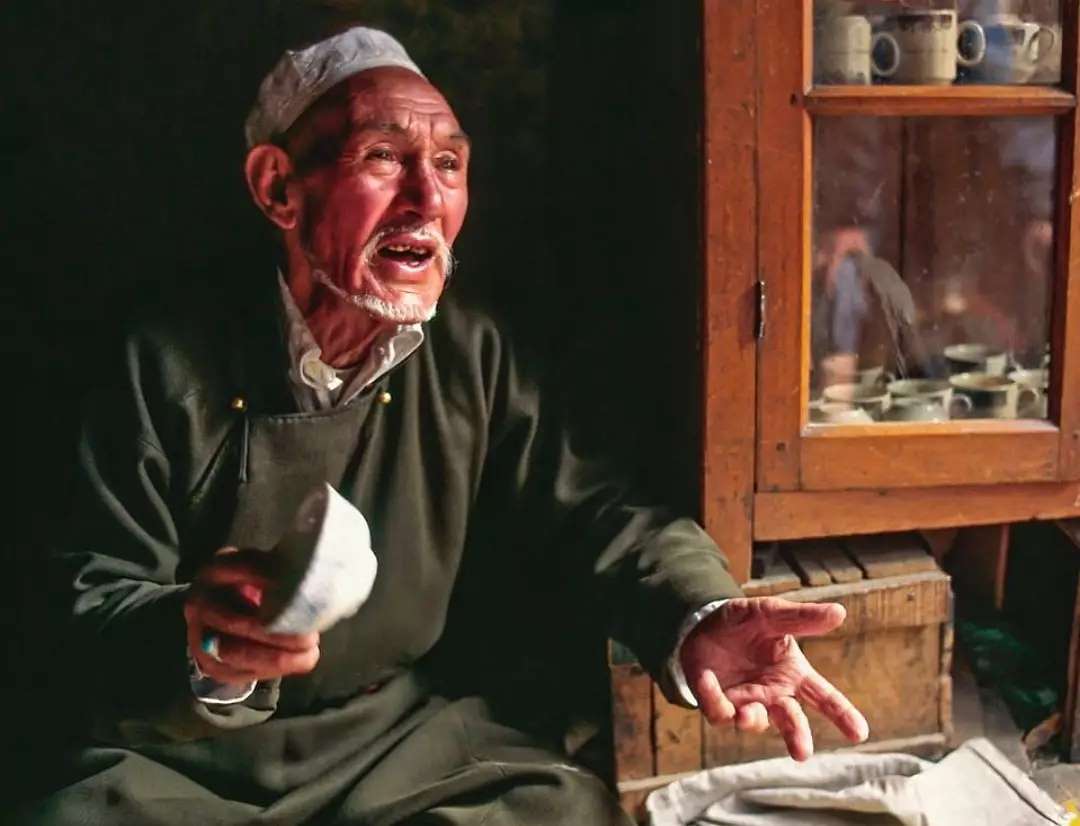 Travel Stories from Ladakh
.
.
A Muslim shopkeeper in the centre of Leh, which used to be at the start of one of the greatest caravan trade routes leading north to Kashgar in Eastern Turkistan (Present Day Xinjiang Province), and east to Lhasa in Tibet.
.
.
Courtesy @paulharrisphotography
#ladakhbackpackers #travelholic #backpacking #lehladakh #backpackers #wanderlust #gopro #goprohero9 #instagram #nikonindiaphotography #ladakh #backpackertrails  #adventurelover #himalyandiaries #himalayas #ladakh2021 #travelphotography#incredibleindia  #pangonglake #khardungla #nubravalley #royalenfieldhimalayan #royalenfield #ladakhbiketour #ladakhbiketrip #biking #neerajchopra #ladakhdiaries#followforfollow #adventurelover #himalyandiaries #himalayas #ladakh2021 #follow4followback