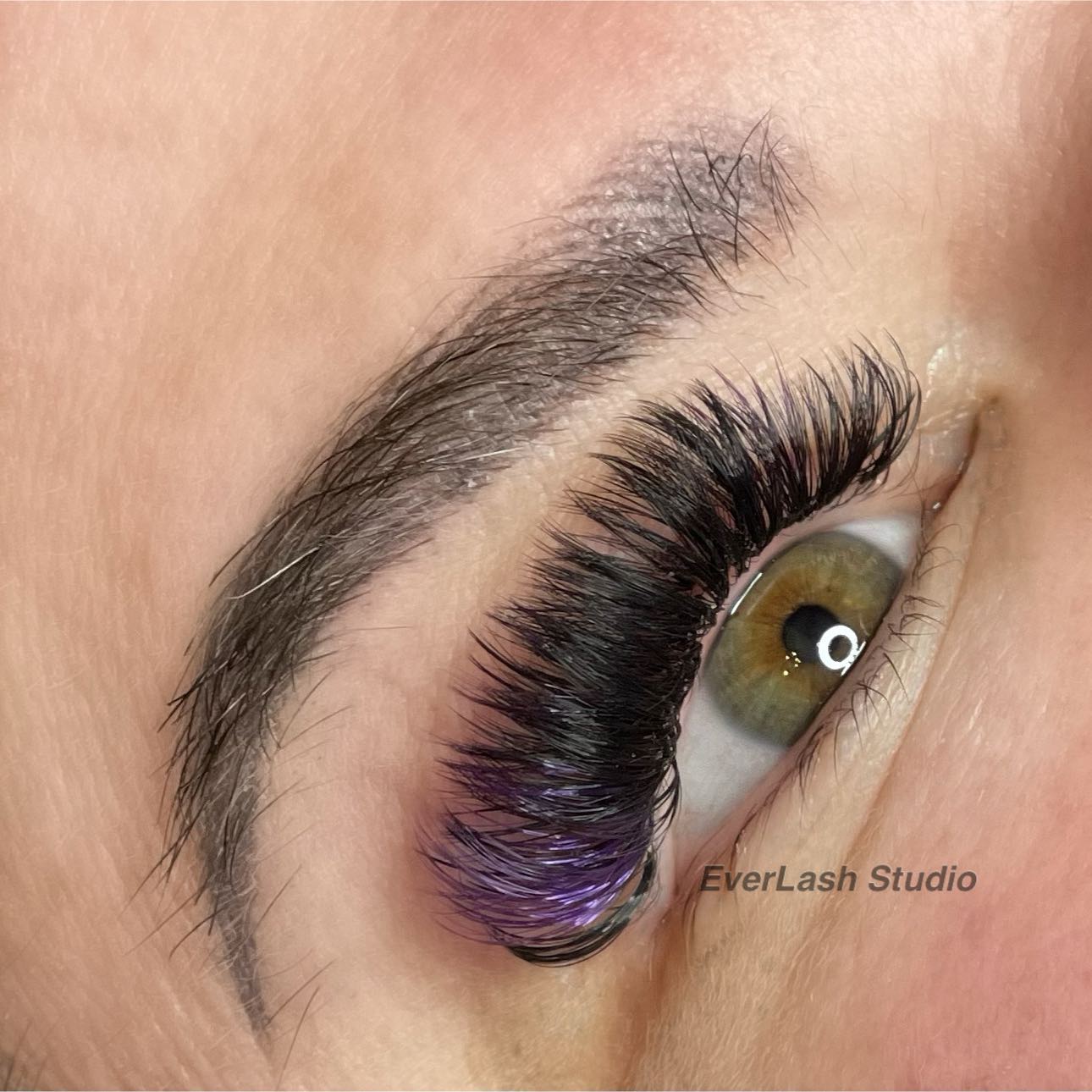 Just a splash 💦 of purple 💜
.
.
.
#megavolumelashes #volumelashextensions #volumelashes #lashextensions #lash #lashfordays #lashboss #lovelashes #masterlashartist #esthetician #entrepreneur #scottsdale #arizona