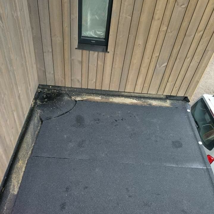 Fantastisk vær vi har hatt denne uka🙂 Da er det gøy å være taktekker. Fra hytte på hovden til oljeverndepoet ved sjøkanten. Og flere andre jobber er utført denne uka💪