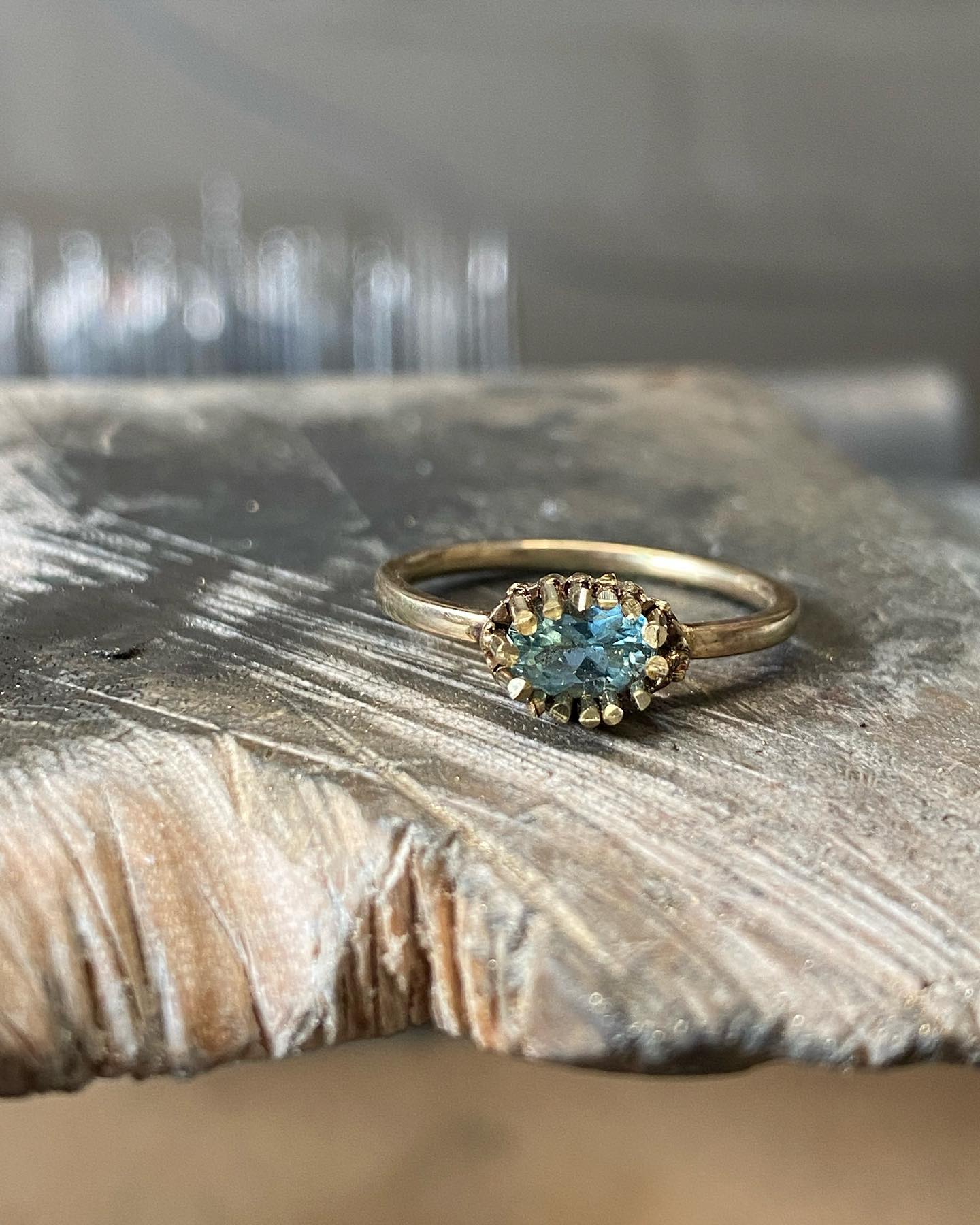 What do you think, Aquamarine Or Topaz??
I'll show in the next post. Hit my stories if you can’t wait….
#ringsetting #blue #blueaesthetic #ringstagram #goldsmith #vintagering #alternativerings #vintagegold #onmybench #benchjeweler #handmadejewelry #goudsmid #ateliersmeijsters