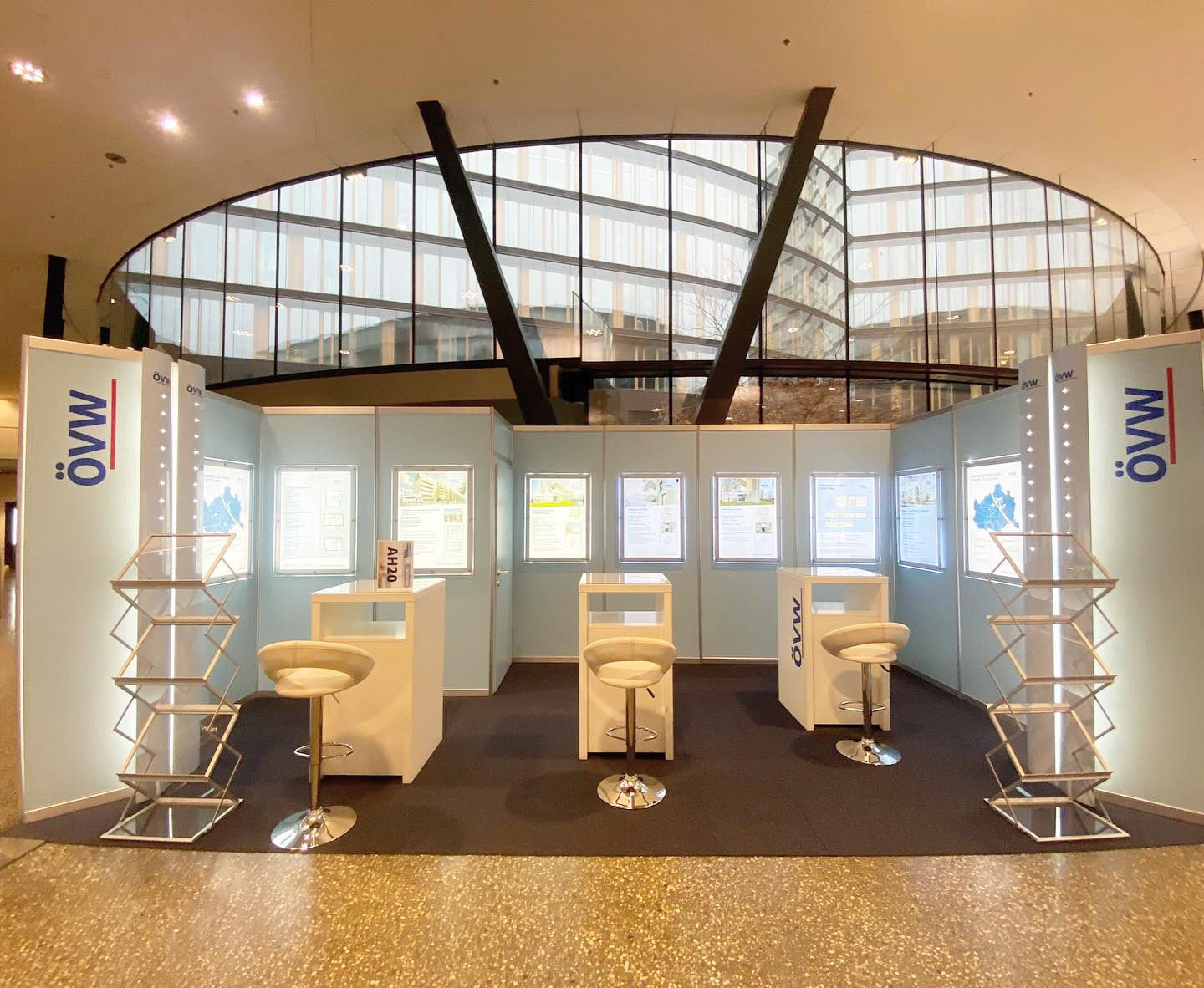 Messestand Auf- und Abbau inkl. Reinigung
www.cleanup360.at
office@cleanup360.at
#cleanup360#gebäudeservice#hausbetreuung#sonderreinigung#entrümpelung#winterdienst#schneeräumung#umzugsservice#wohnungsräumung#garagenreinigung#büroreinigung#aufsperrdienst#wien#niederösterreich#wienumgebung#deutschwagram#strasshof#gänserndorf#großenzersdorf#gerasdorf#vösendorf#schwechat#fischamend