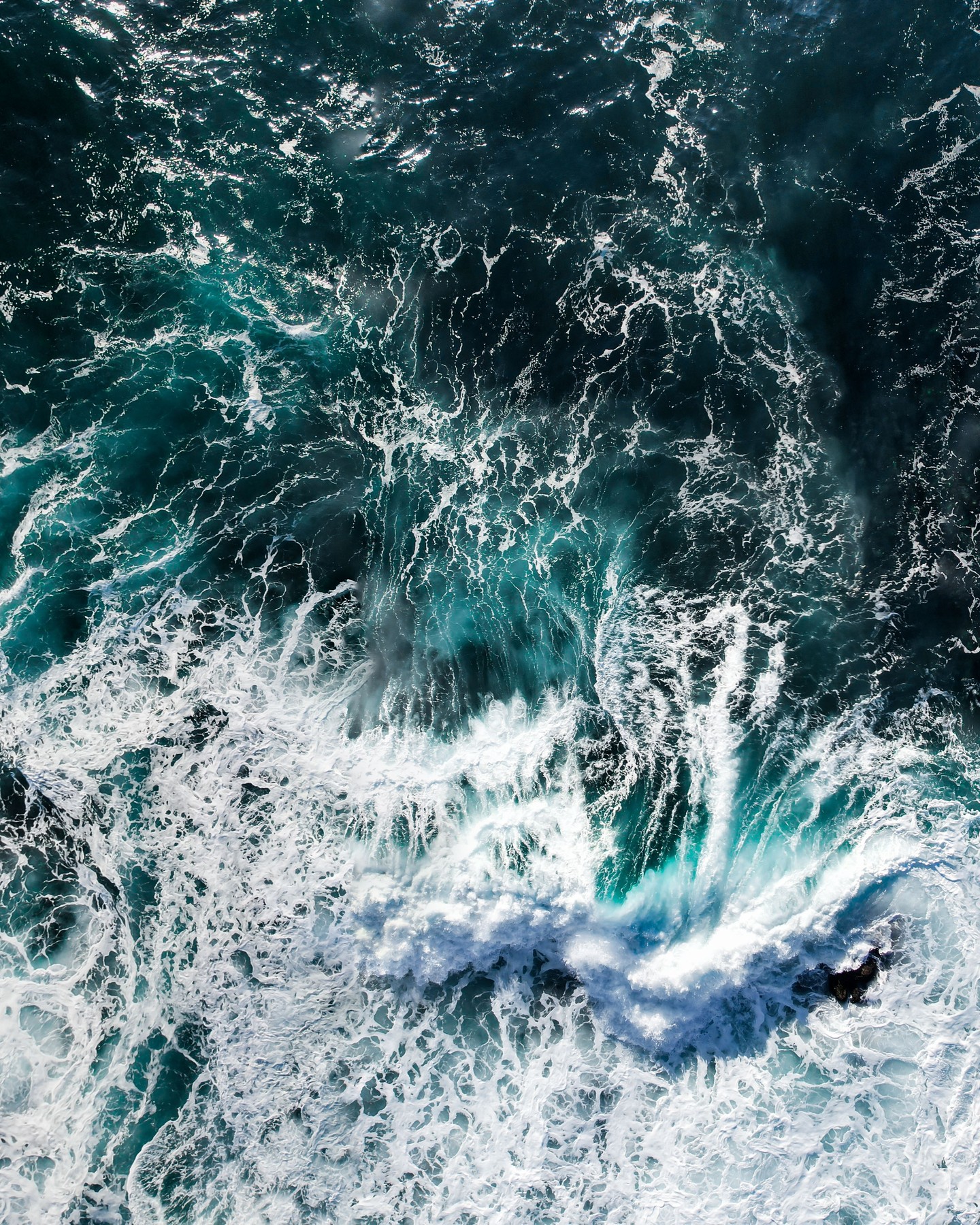 Dreamy blues
#waves #dji #aerial #tofino #ucluelet #pacific #explorevancouverisland #tourismucluelet #tourismtofino #ocean