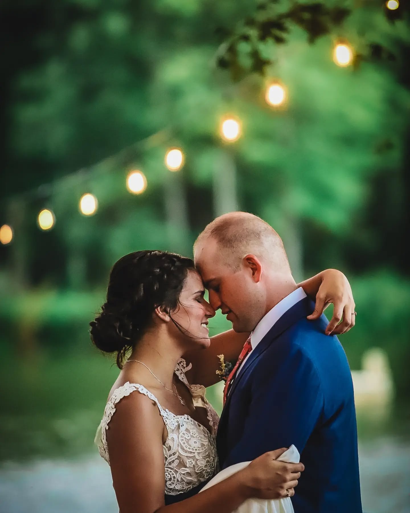 Jon & Stephanie
8.27.2021
"Doesn't matter if it's diamonds or twine
I'll be wrapped around your finger
Girl, you got me 'til we run out of time
Rich or poor, rain or shine
The wind's gonna blow wherever it goes
And the road is gonna wind
Doesn't matter if it's diamond or twine
Forevermore, I'll be yours and you'll be mine"
By Ryan Hurd
Steph and Jon's love radiated through every intentional detail of their sweet day: their first dance, their airstream Jon had been renovating, the speeches from their loved ones and yes, even the rain.
The kind of love that can be felt through and through.
Swipe to see God's promise at their rehearsal dinner. 👉
Photos by @gabrielgoulding