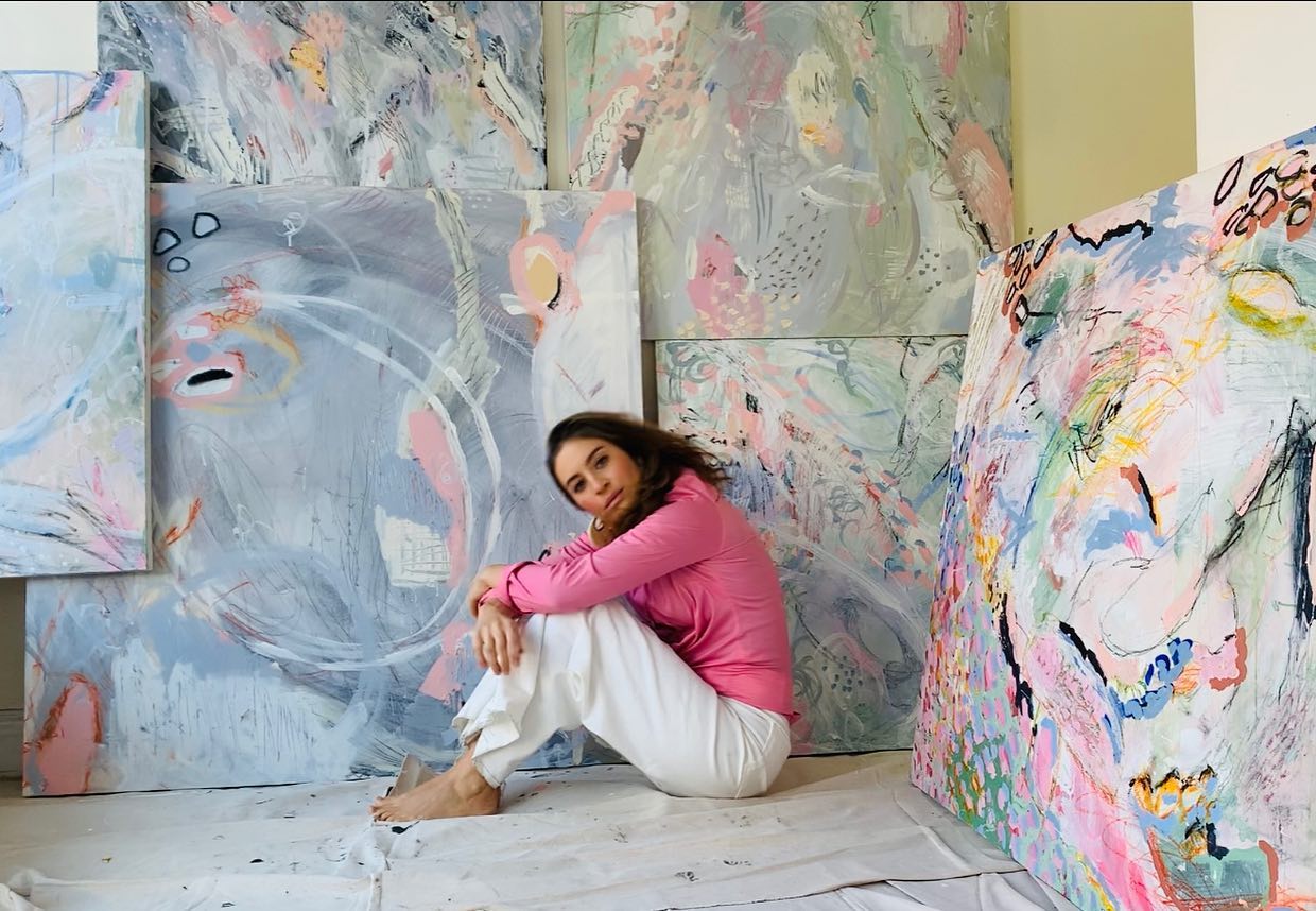 Art allows me to feel good and to be at peace with myself. MAELSTROM is a series that marks the beginning of a spiritual renaissance. To assume who I really am and what I love by letting go of the fear of judgment of others but especially mine. Whoever you are and whatever you do, even if you are the best in the world, there will always be someone to say that they don't like what you do. So today, I do what I want to do without worrying about the rest.
#art #mtlartists #montrealartist #abstractartist #abstractpainting #pastels #pastelartwork