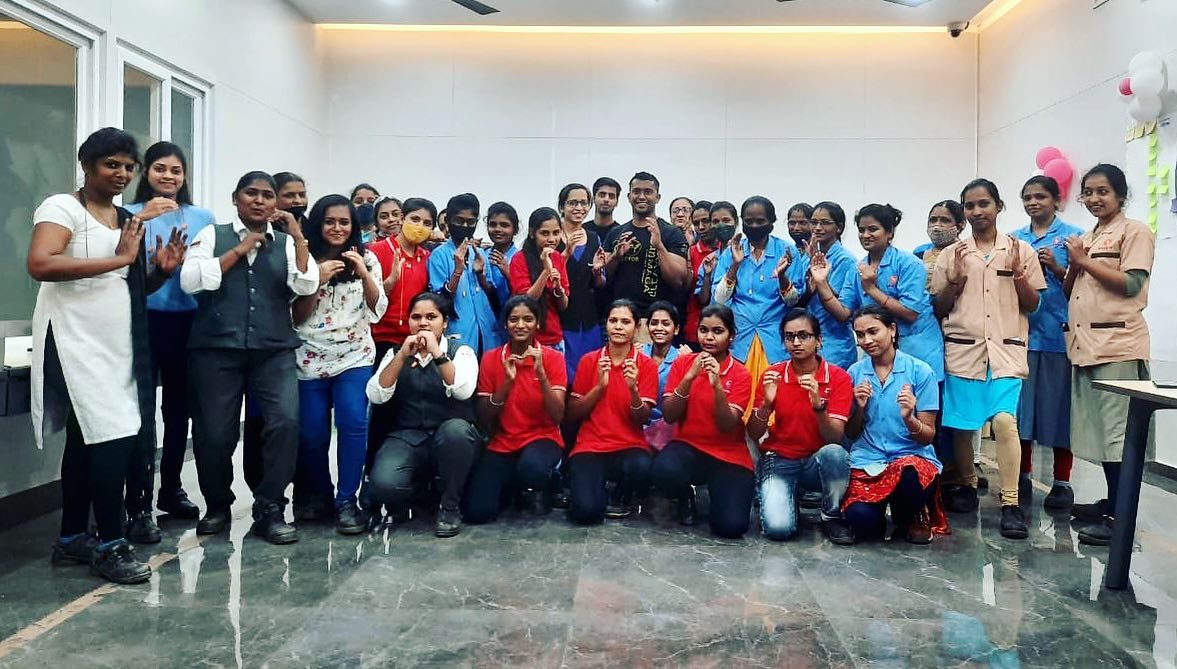 Women’s Self Defense Awareness workshop conducted for the women employees of Steelcase at Chakan Pune.
Different Choke releases and Hair Grab techniques were taught along with some awareness drills and demos of advanced techniques.
#corporatetraining #selfdefense #selfdefenseforwomen #selfdefensetraining #womenselfdefense #womensday #corporatewomen #puneselfdefense #kravmaga #kravmagaindia