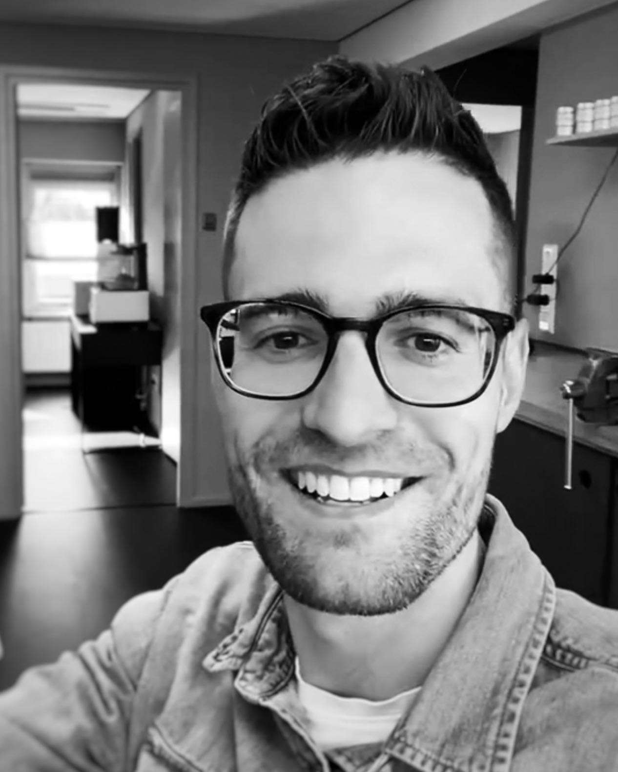 It’s been a while friends. I feel like my whole life has changed. Living my purpose and discovering new ways.
I spent a lot of offline time, not looking at my smartphone all day and just enjoying the beautiful things around me.
Our planet has so much beauty to offer if we change perspective every now and then.
I'm working on some new projects, but first I'd like to share my project ‘ Pendant' Cat & Horse in my next posts.
Thanks to all of you! I wish you a beautiful day full of happiness!