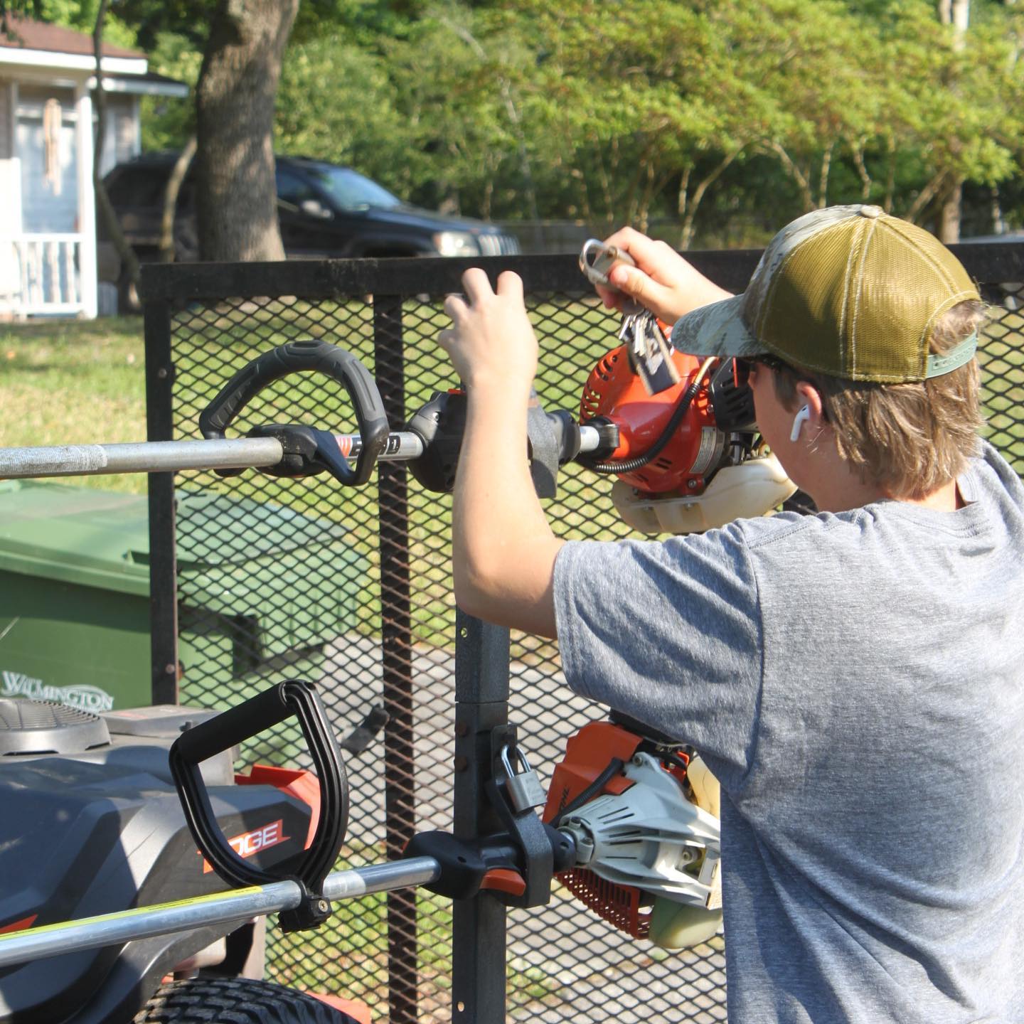 Guess you could say it was a good day to cut some grass🤷🏼♂️
#lawncare #landscapingdesigns #landscape #stihl #echoproducts