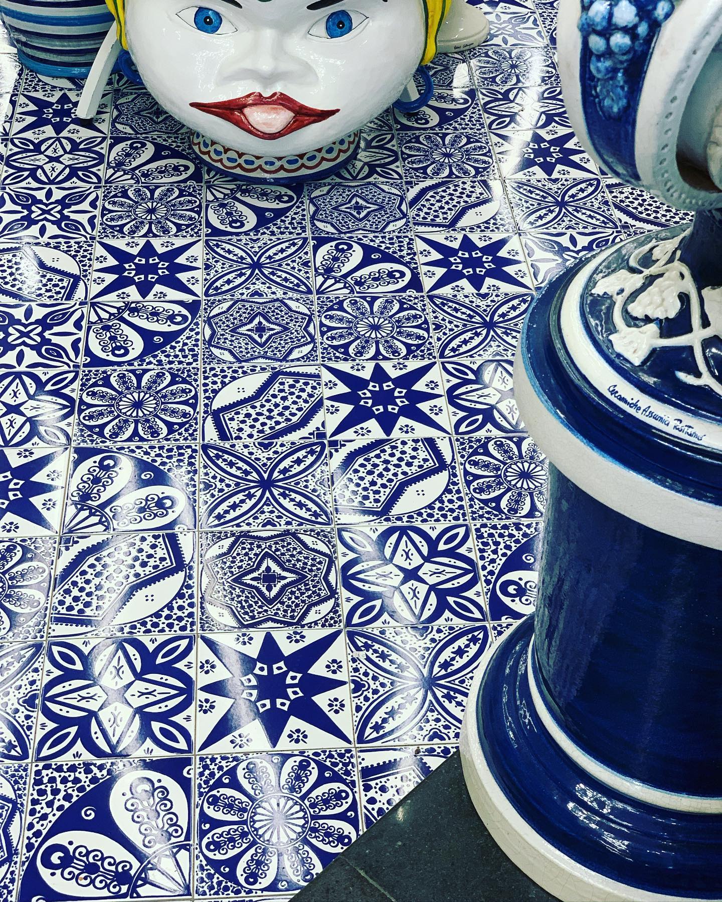 Great blue and white schemes in abundance around here. You had me at hello š. #blueandwhitelove #whynotembracecolour? #ihavethisthingwithtiles #ihavethisthingwithceramics