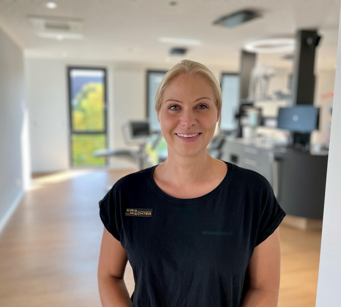 Kira Wächter (34 Jahre alt, verheiratet, ein Kind) ✌🏼
Seit 11 Jahren in der Kieferorthopädie tätig. In ihrer Freizeit verbringt sie gerne Zeit mit der Familie und ihrem Hund. 😊👍🏼
Sie liest Bücher und spielt leidenschaftlich Gitarre 🤩
#docklinker #kfo #team #hildesheim #kieferorthopädie