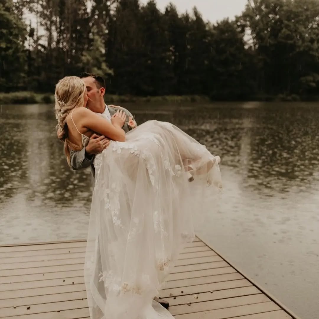 Dancing in the rain... Frannie & Zach's special day was full the of the kind of love that last's forever. Congratulations you two! We couldn't be happier for you.
@frannie_mariee
Photography: @rachelparkerphotos
Florals: A Gathering of Flowers
Hair & Makeup: @refeyeance
Caterer: @gomezsalsa