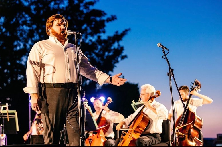 Finally getting around to sharing this, but I had a BLAST singing with some of my fabulous colleagues at @thedallasopera in their performance at @thedallasarboretum . A beautiful backdrop for some beautiful music!
