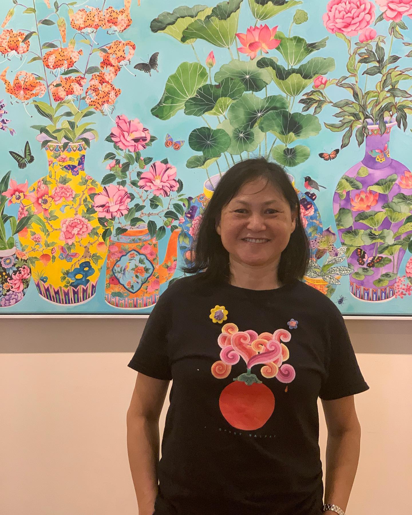 A privilege to meet the very talented @gabbymalpas today and see her beautiful artworks and ceramics and learn just a few of the stories behind them. I definitely could have stayed longerā¦A wonderful curation by the talented @katievajda of @bakermillerpink_gallery. The show continues at St Peterās for a few days if you are interested. So much joy and happiness under the one roof. #rundontwalk #colouryourworld