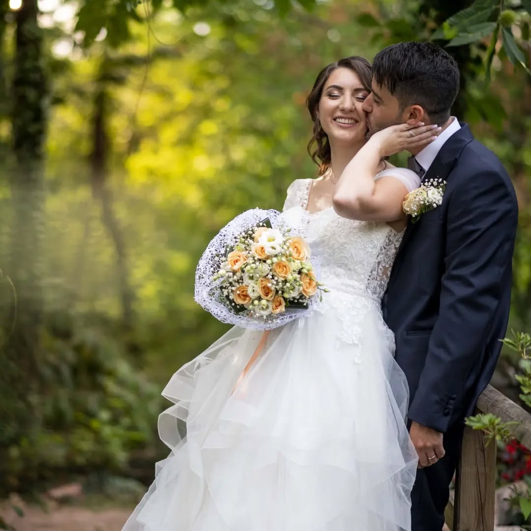 Avvolti nel verde dell'elegante @cenacololocation
Un matrimonio da favola
Jessica e Alberto 💓
@alberto_dimensione_musica
#matrimonio #love #wedding #fotomatrimonio #locatiomatrimonio #weddingday #sposi #foto #amore