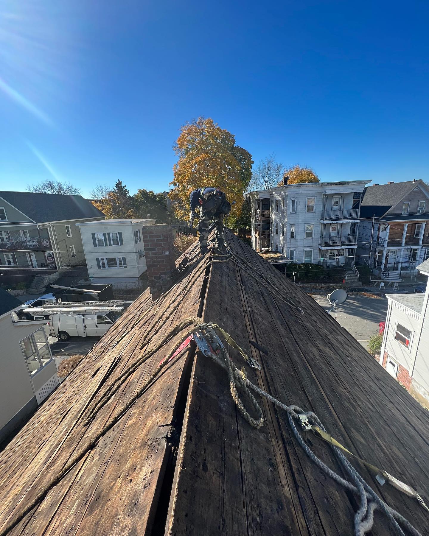 Roof replacement is under way today at our Dracut Street property in Lowell!
#RealEstateInvesting #RealEstate #LowellRealEstate #PropertyManagement