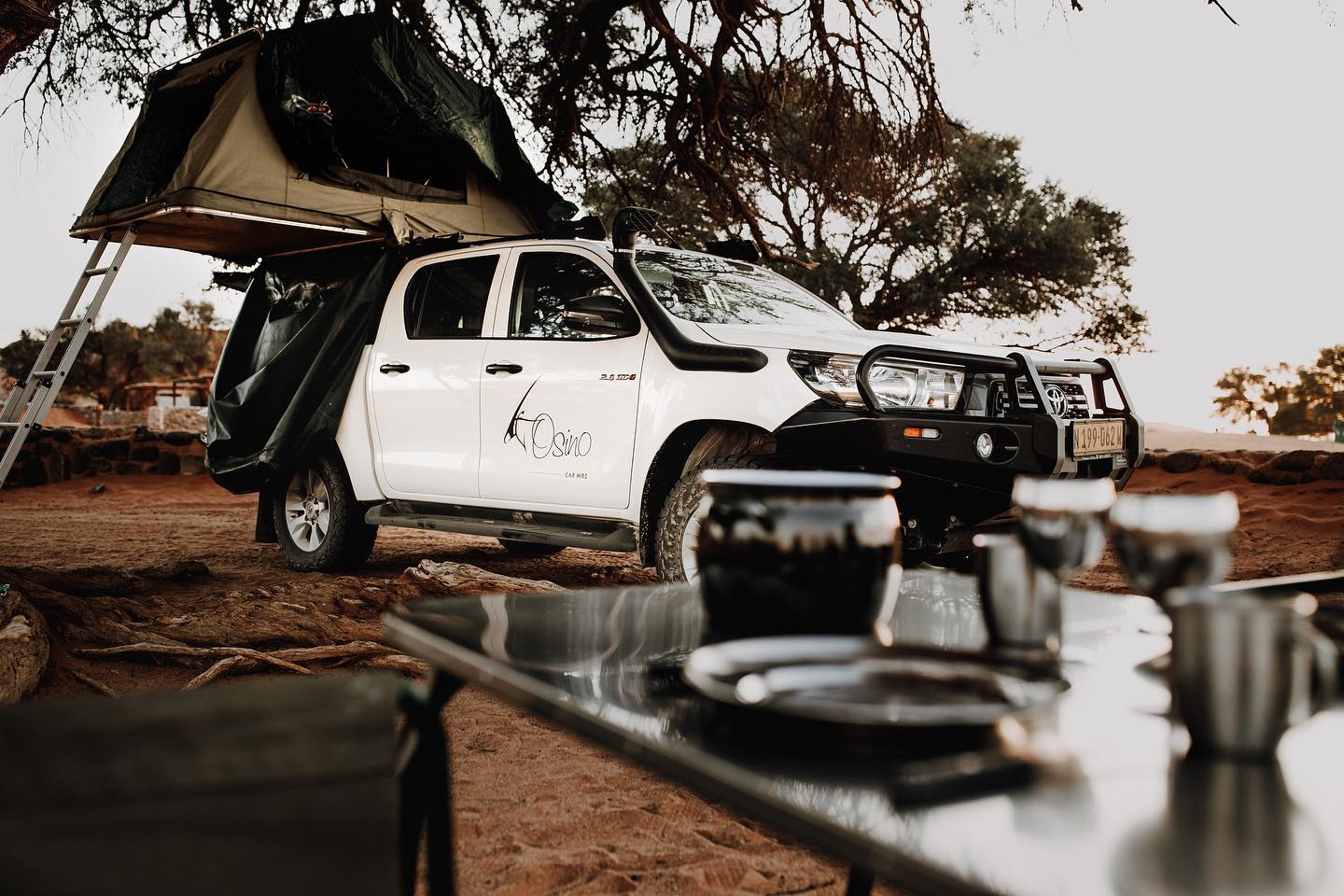 Ich bekomme immer wieder die Frage gestellt wo ihr denn Autos mieten könnt. Ganz einfach, bei uns! 😍🇳🇦
@osino_carhire besteht seit 2018 und wir vermieten Allradfahrzeuge mit und ohne Camping Equipment ⛺️
Unser Büro ist im Stadtzentrum, und ihr könnt unseren Flughafenshuttle dazu buchen und wir treffen euch bei uns im Büro 🤗
Unsere schönen Logos haben wir momentan nicht an den Türen, die kommen aber ganz bald wieder dran ! 😍
Auf ins Abenteuer, auf nach Namibia! 🇳🇦❤️
🇬🇧I often get the question where you can rent a car for your trip to Namibia. Super easy, with us! 😍🇳🇦
@osino_carhire exists since 2018 and we rent out 4x4s with or without camping equipment ⛺️
Our office is located in the city centre and you can book our airport shuttle and meet us at the office 🤗
We currently don’t have our beautiful logos on the cars but they will be back very soon ! 😍
Off to the adventure, off to Namibia! 🇳🇦❤️