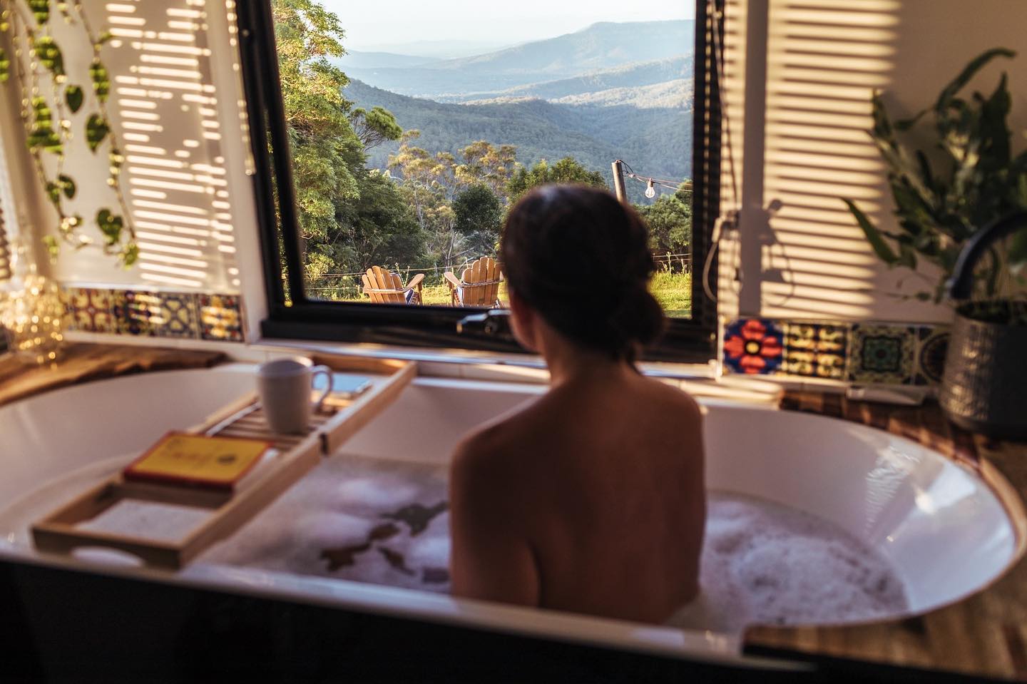 We would like to thank Lindsay for an awesome write up about our Scenic Rim retreat 🙏❤️
https://frugalfrolicker.com/fyrefly-retreat/
#weekendgetaways #scenicrim #bathtubviews #beechmont #tinyhouse #australianstays
@frugalfrolicker