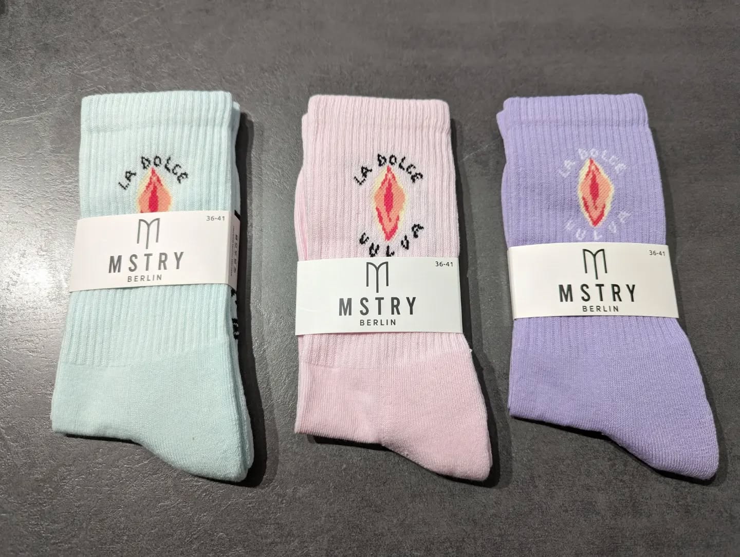 🧦 MSTRY Berlin Socken 🧦
Neu eingetroffen
#socken #nachhaltigkeit #vulva #freudenhausheidelberg #heidelberg #slowfashion #buylocal #localbusiness #fairfashion