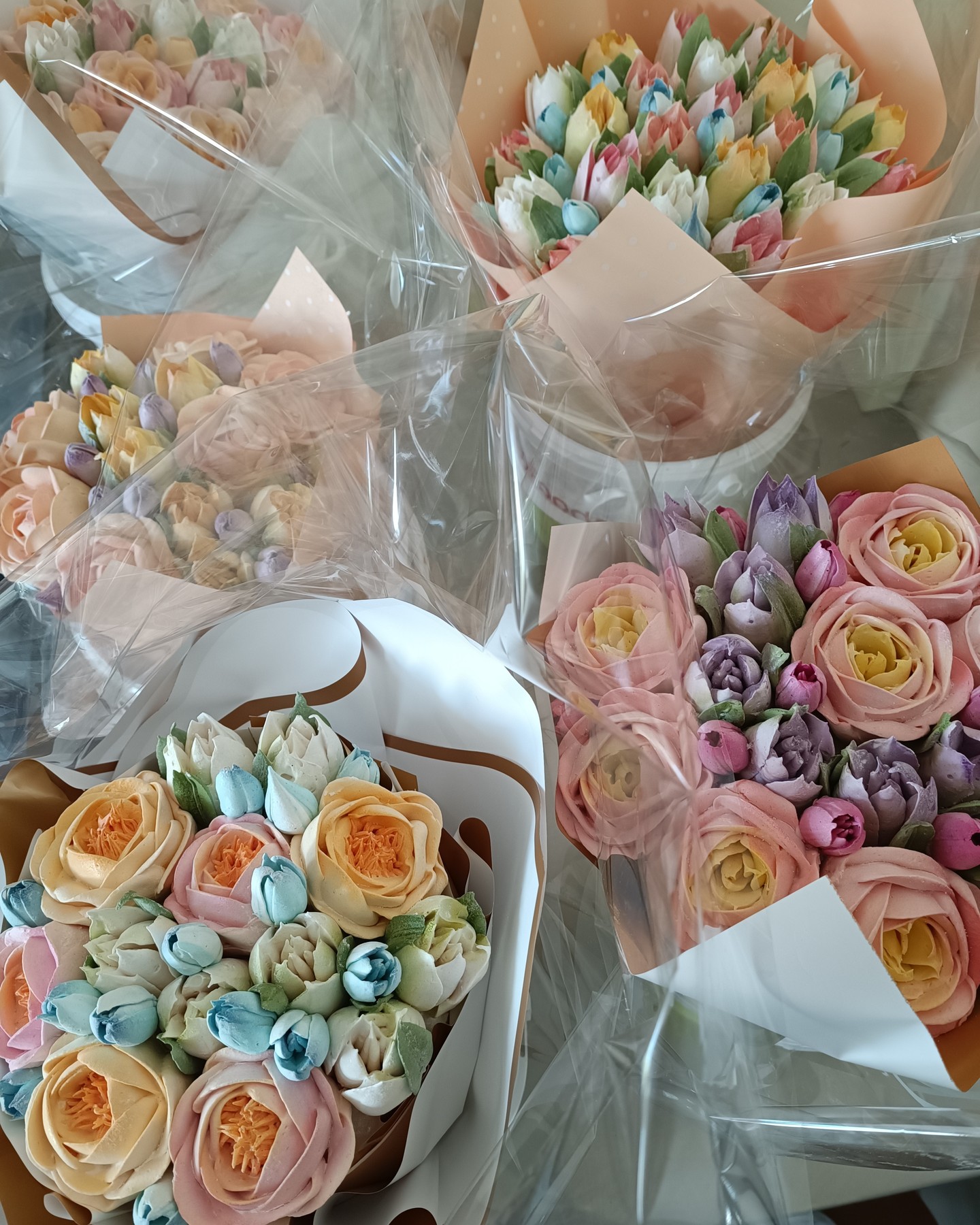 Su motinos diena visas mamytes. Tegul gyvenimas būna saldus ❤️
Tai yra valgomos zefyrinių gėlių puokštės. Gal tai yra naujiena Jums? Rašykit mums ir mes įgyvendinsim Jūsų svajones 😊