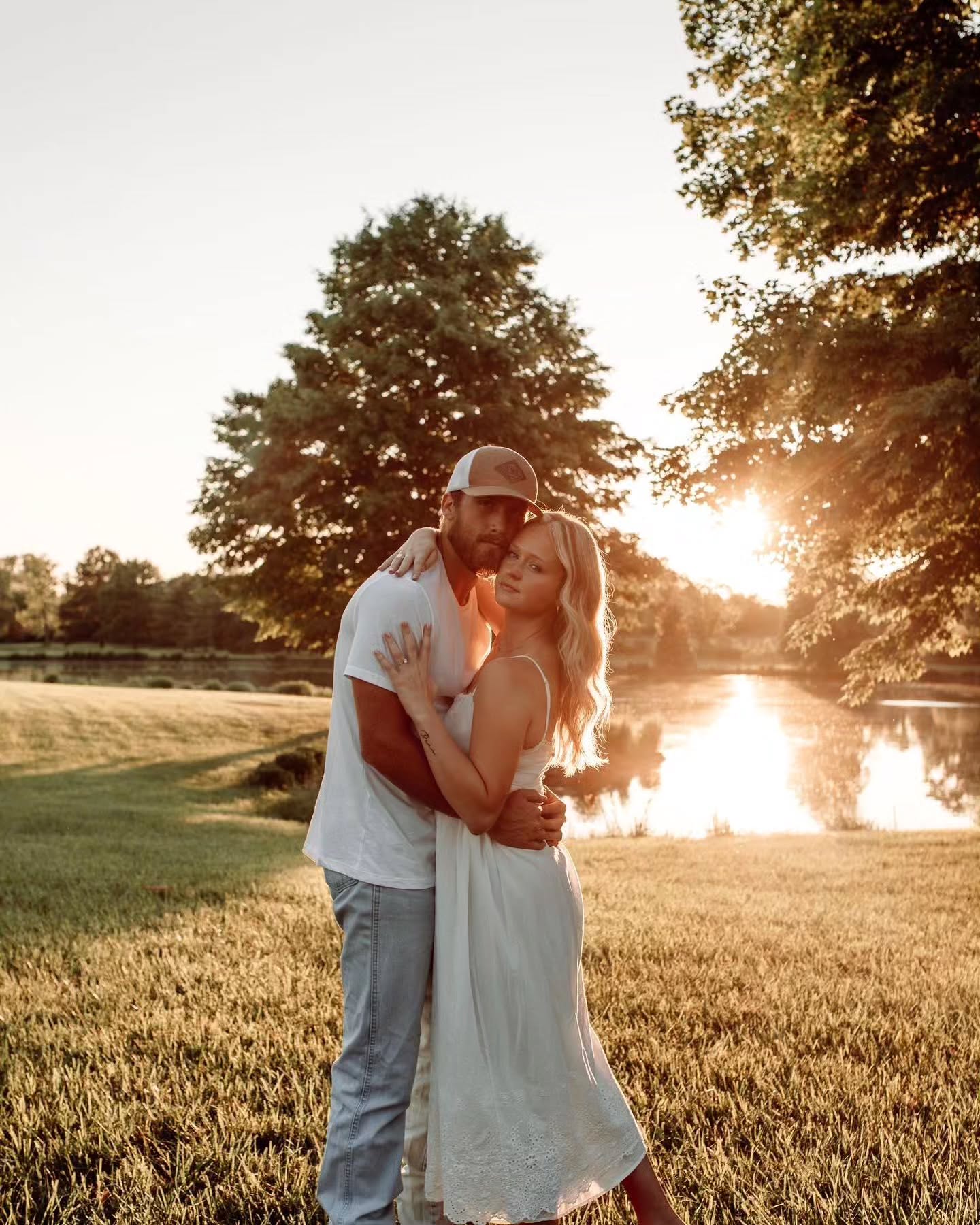 Can't wait to celebrate these two!! Just over a month away til you say I do @amb.elam 🥂
Beautiful engagement session captured by: @kaylaallenphotography_
P.S. If you are booked with us for our 2024 wedding season, remember to reach out and schedule your engagement photos on the farm! You can pop some champagne, enjoy a sunset picnic by the lake and explore all the land has to offer with your photographer. It's a fun way to connect with the farm before your big day!