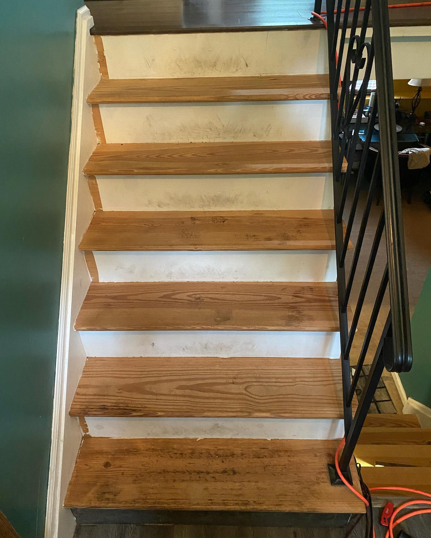 Before & after. Another happy client
Sanding โ
Staining โ
Poly โ
Fresh paint โ
#homeimprovement #carpentry #homeremodeling #homeremodel #hudsonvalleycarpenters #dutchesscountycontractors #hudsonvalley #dutchesscounty