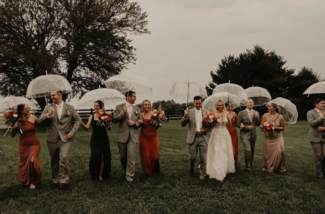 Happy Anniversary Zach & Frannie! What a day to remember. We hope this past year had been filled with so much adventure, love & joy!
@frannie_mariee
PC: @rachelparkerphotos