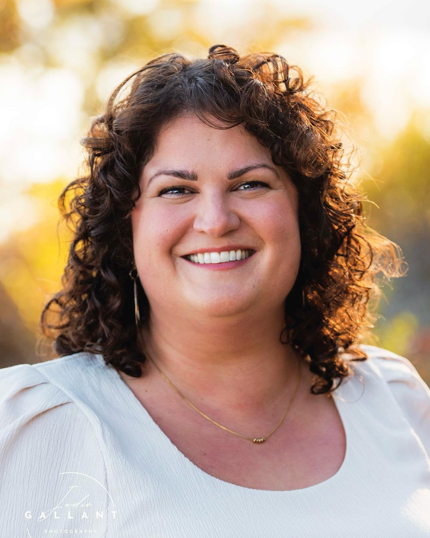 Thank you @jodiegallantphotography for the headshot! ✨
.
.
#counselling #canadiancounsellor #registeredclinicalcounsellor #victoriabc #pnwcounsellor #counsellingpractice #individualcounselling #bcacc #ccpa #RCC #counsellor #colwoodcounsellor #colwood #backtobackchiro #westshorecounsellor #therapist #westshorechamberofcommerce