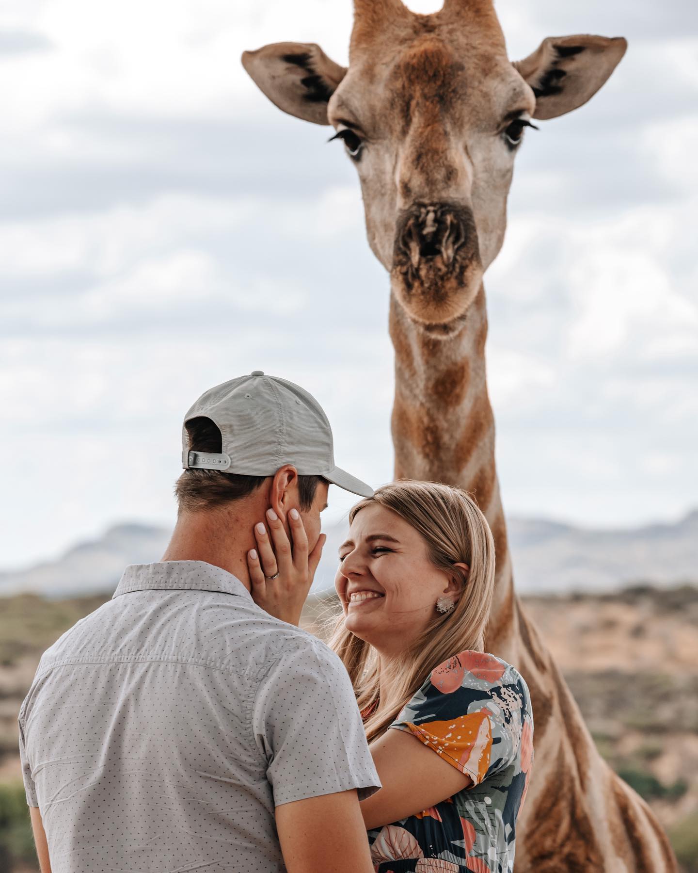 One of the best days of my life so far 🦒🤍
Genau heute vor einem Jahr haben wir diesen wunderschönen Tag bei @voigtlandguesthouse verbracht 😍😍
Exactly a year ago we spent this special day at Voigtland Guesthouse 😍😍
#namibia #travelnamibia #explorenamibia #giraffe #engagement #wedding #africa