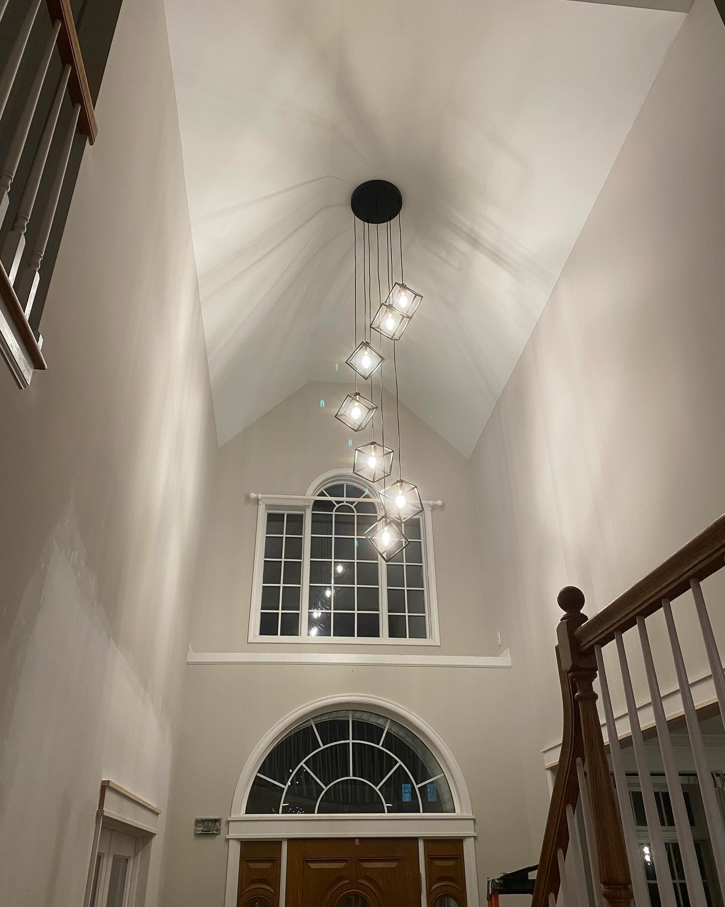 Chandelier upgrade on this 22ft ceiling
#homeimprovement #carpentry #homeremodeling #homeremodel #hudsonvalleycarpenters #hudsonvalleycontractors #dutchesscountycontractors #hudsonvalley #dutchesscounty