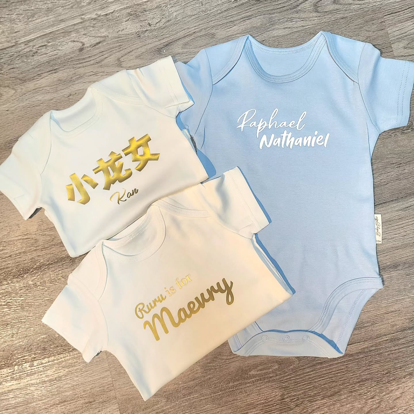 Our daily dose of customised rompers 🍼
#customised #babyrompers #customprint #personalised #printers #singaporebabyshop #softcotton #gold print #xiaolongnu