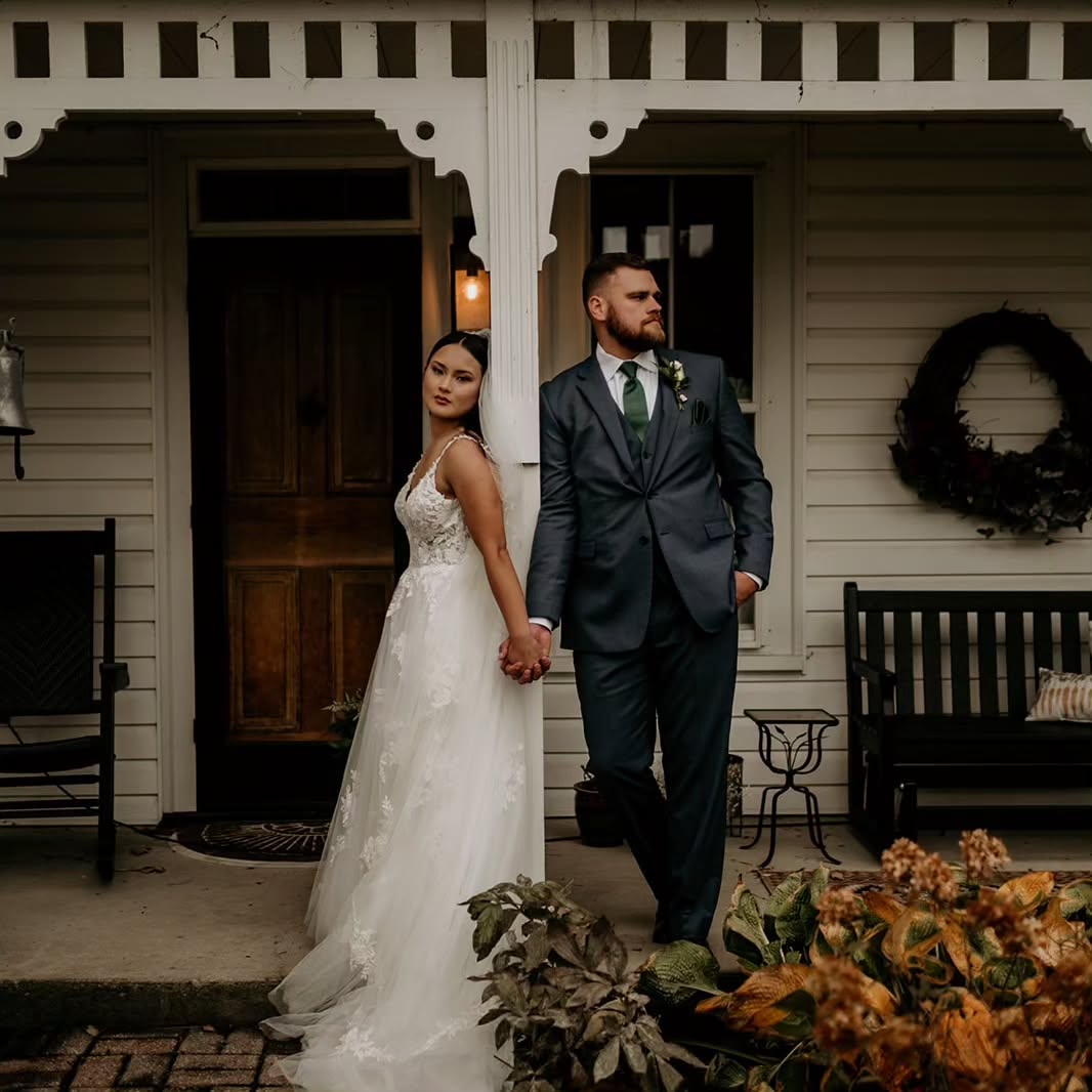 From vision to vibes! 🌟 Rebekah & Connor kept it real with a simple yet classy celebration, bringing out the beauty of their love story. Dinner was an onsite hog roast, donuts for dessert, a lively dance floor and fire pit to follow. The decor? A perfect mix of elegant warmth and charm, just like them. Family, friends, and good times – that's what it's all about! Cheers to a wedding that felt just like home. 🥂
10.29.2023
Photographer: @ashleigh_parker_
Makeup: @jadey_beauty
DJ: Heartbeats Music
@liwosz
#RealLove #DownToEarthVibes #ohioweddingvenue #outdoorweddingvenues #ohiofarmweddings #cincinnatiweddingvenue #daytonweddings