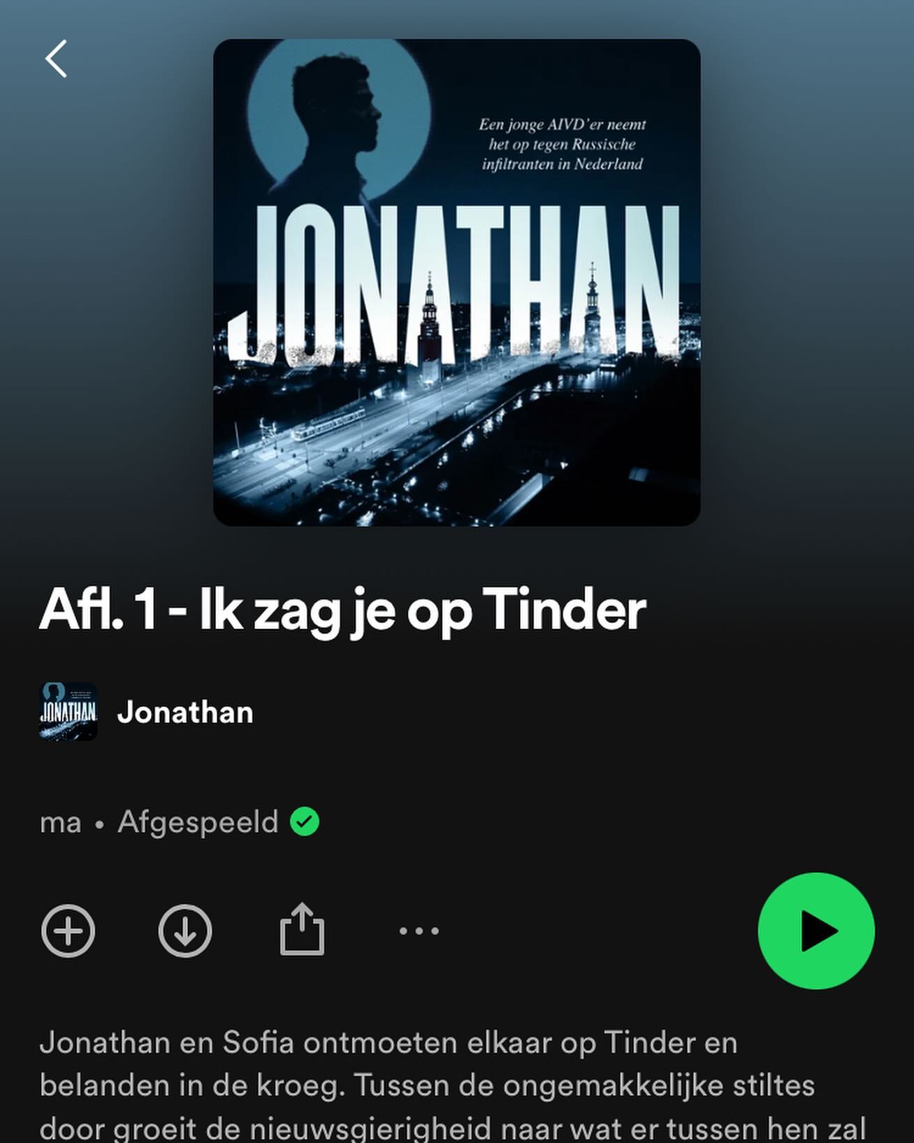 Toen ik werd gevraagd om een audio-thriller te schrijven samen met een ex-AVID’er zei ik natuurlijk ja. En blijkbaar kwam ik door de backgroundcheck, want sinds deze week is de serie te beluisteren op Spotify! Jonathan gaat over een jonge AIVD’er die verstrikt raakt in Russische inmenging in de Nederlandse politiek. Ik ben super benieuwd wat jullie er van vinden.
Deze serie had ik natuurlijk nooit kunnen schrijven zonder Inse Martin, de AIVD’er bij wie het allemaal begon: veel dank voor het aan mij toevertrouwen van je verhalen. EN de beste scriptdoctor en meelezer ooit, @maasmarijn (tip: vraag altijd iemand die slimmer is dan jij om je script uit te pluizen). Daarnaast natuurlijk veel dank aan @lsamsterdam, @vbkaudiolab en @wimpelproductions.
En natuurlijk de geweldige cast door wie het allemaal tot leven kwam! @kiefer_zwart (Jonathan), @channahhewitt (Sofia), @alex.van.bergen (Kevin), @daniquegraanoogst (Babs), Hymke de Vries (Liv), @valentijn_benard (Rutte), onder regie van de getalenteerde @stephh83. En nu me allemaal laten weten of je ook bij de AIVD wilt.
#insemartin #aivd #audiothriller #jonathan