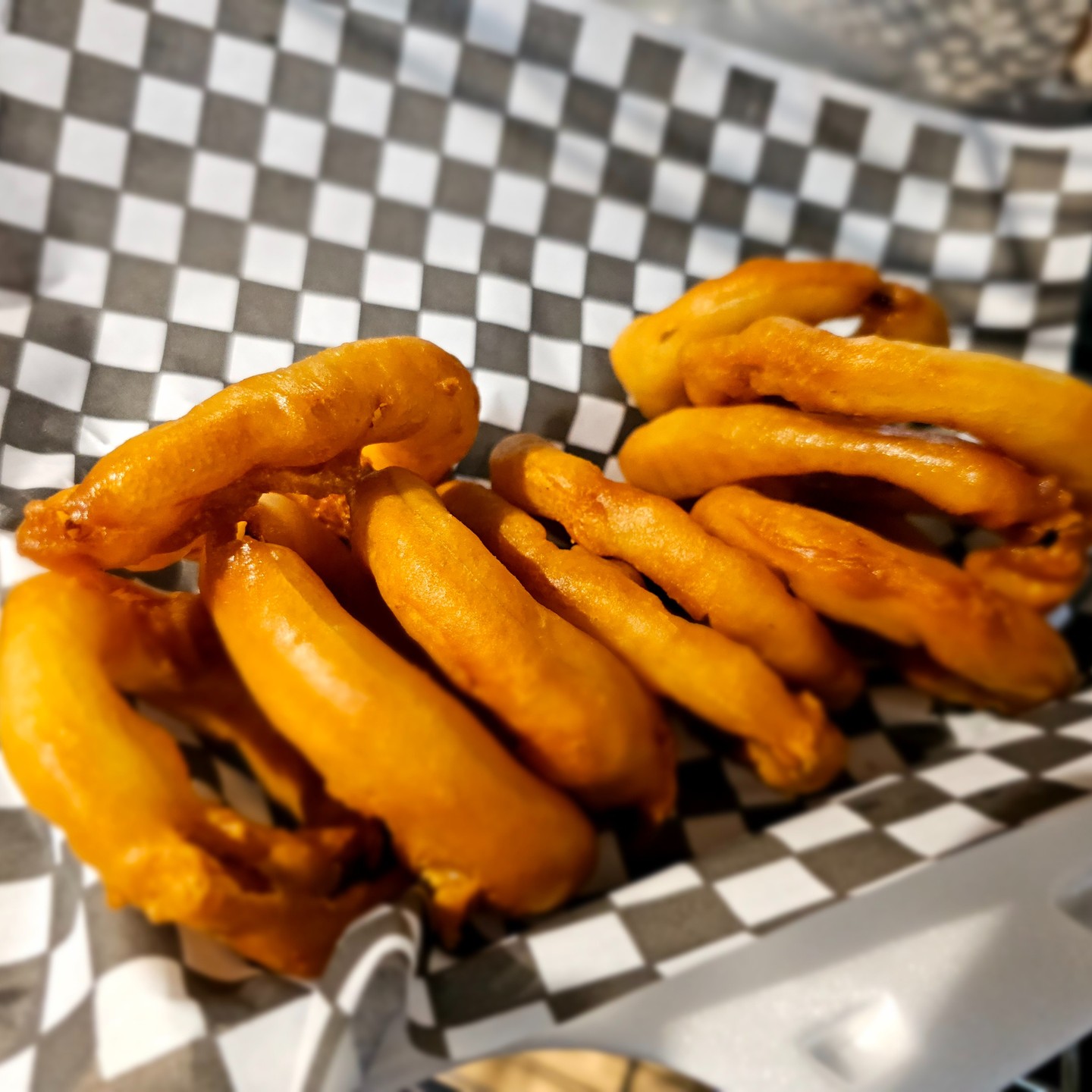 Midweek munchies, anyone? Our homemade onion rings are the real deal โ never frozen, always crispy.
Tag a friend and let's ring in the flavor!
Craving that crunch? Swing by the Big M!
#BurgerObsession
#PickeringFoodies
#BurgerTimePickering
#DeliciousBurgers
#GourmetBurgers
#BurgerInfluencer
#FoodieLove
#FoodieFaves
#BigMDriveIn
#BigM
#PickeringFoodie
#GTAEats
#PickeringEats