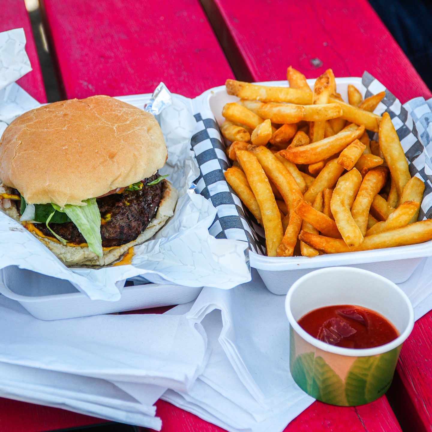 Name a better duo to kick start your weekend. We'll wait.
Start your weekend off right with a cheeseburger combo with some delicious golden fries!
We'll see you when you get here!
#BurgerObsession
#PickeringFoodies
#BurgerTimePickering
#DeliciousBurgers
#GourmetBurgers
#BurgerInfluencer
#FoodieLove
#FoodieFaves
#BigMDriveIn
#BigM
#PickeringFoodie
#GTAEats
#PickeringEats