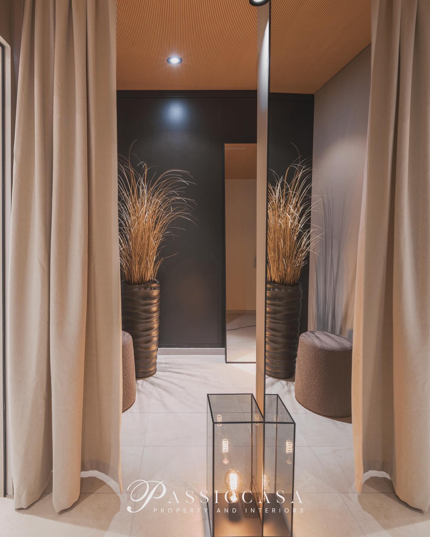 AFTER
@beautybyiva8
Beautystudio Design by Passiocasa / Pamela Baumann
#passiocasa #passiocasainteriors #interior #beautystudio #innendesign #innenarchitektur #project #interiordesign #concept #living #inneneinrichtung #umbau #neubau #konzept #farbkonzept #materialkonzept #switzerland #mallorca #palma #passion #immobilien #realestate #welovewhatwedo @pamelabaumann_