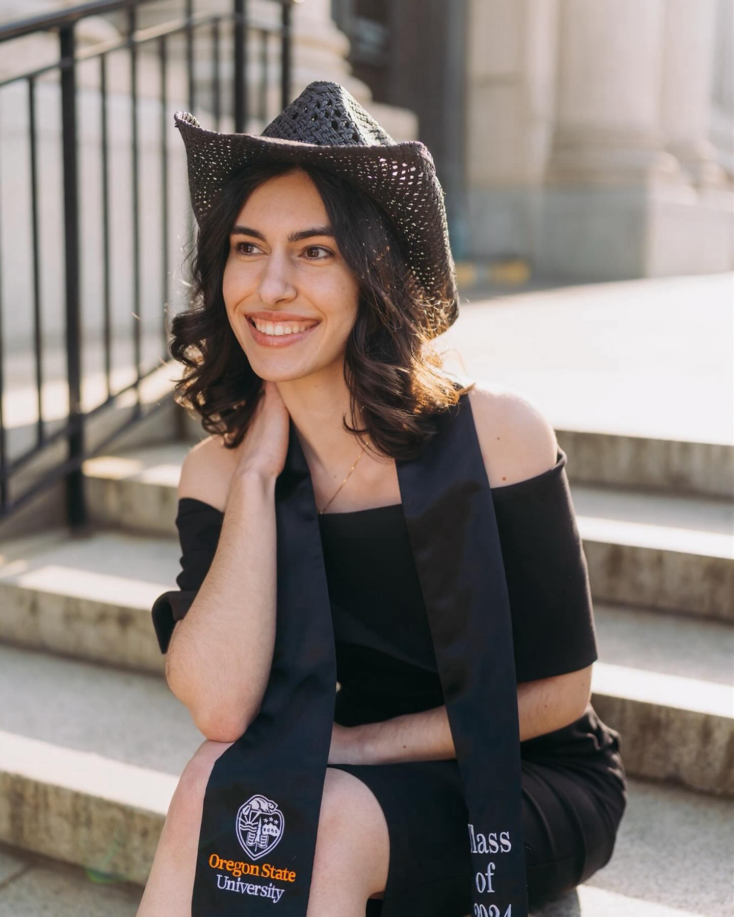 Cowboy hat grad photos for the W🤠😎