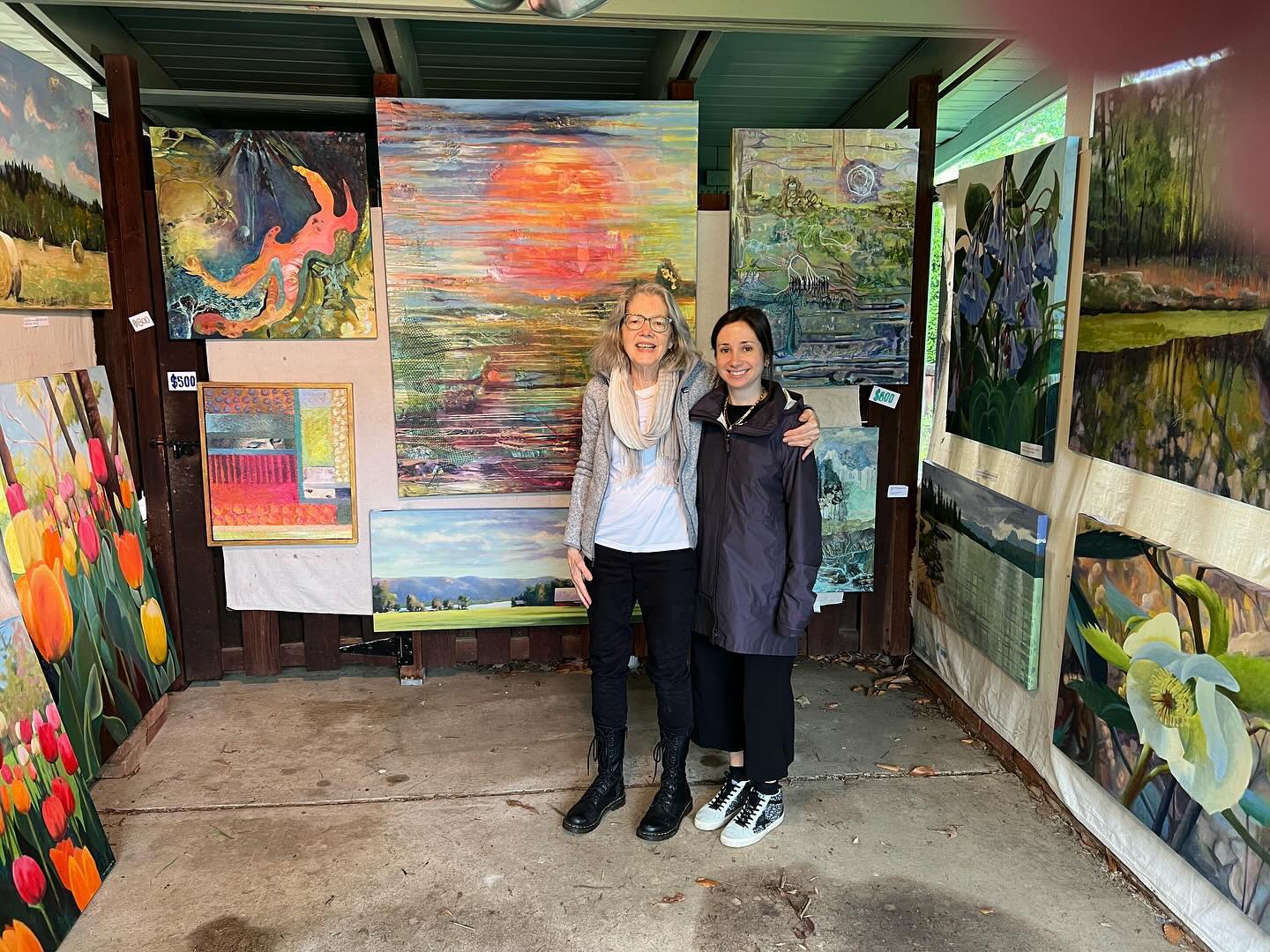 We are on again for the Art Walk. It is drizzly again, but I am hoping some clearing later.🤞🏼